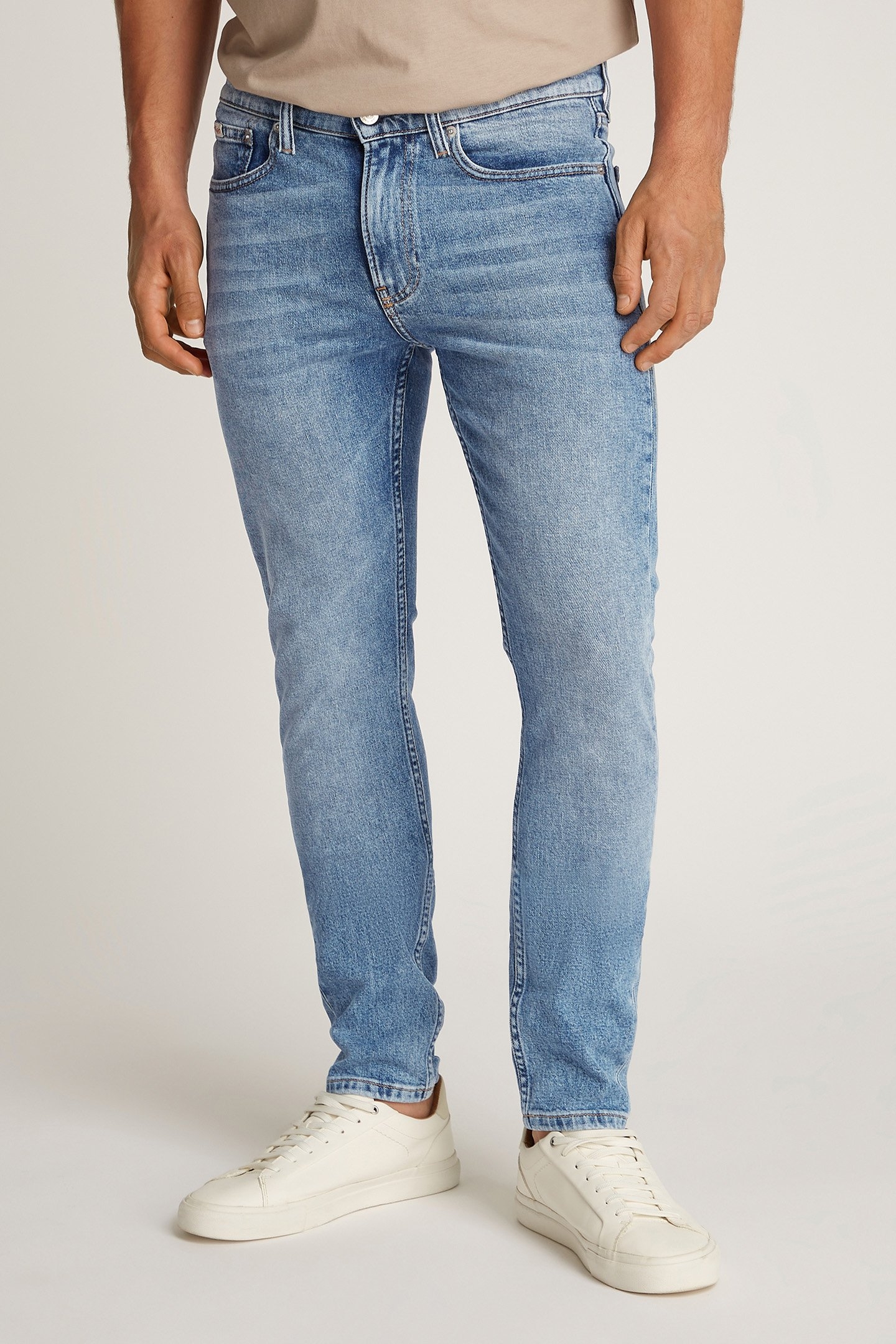SLIM TAPER JEANS DENIM LIGHT 1