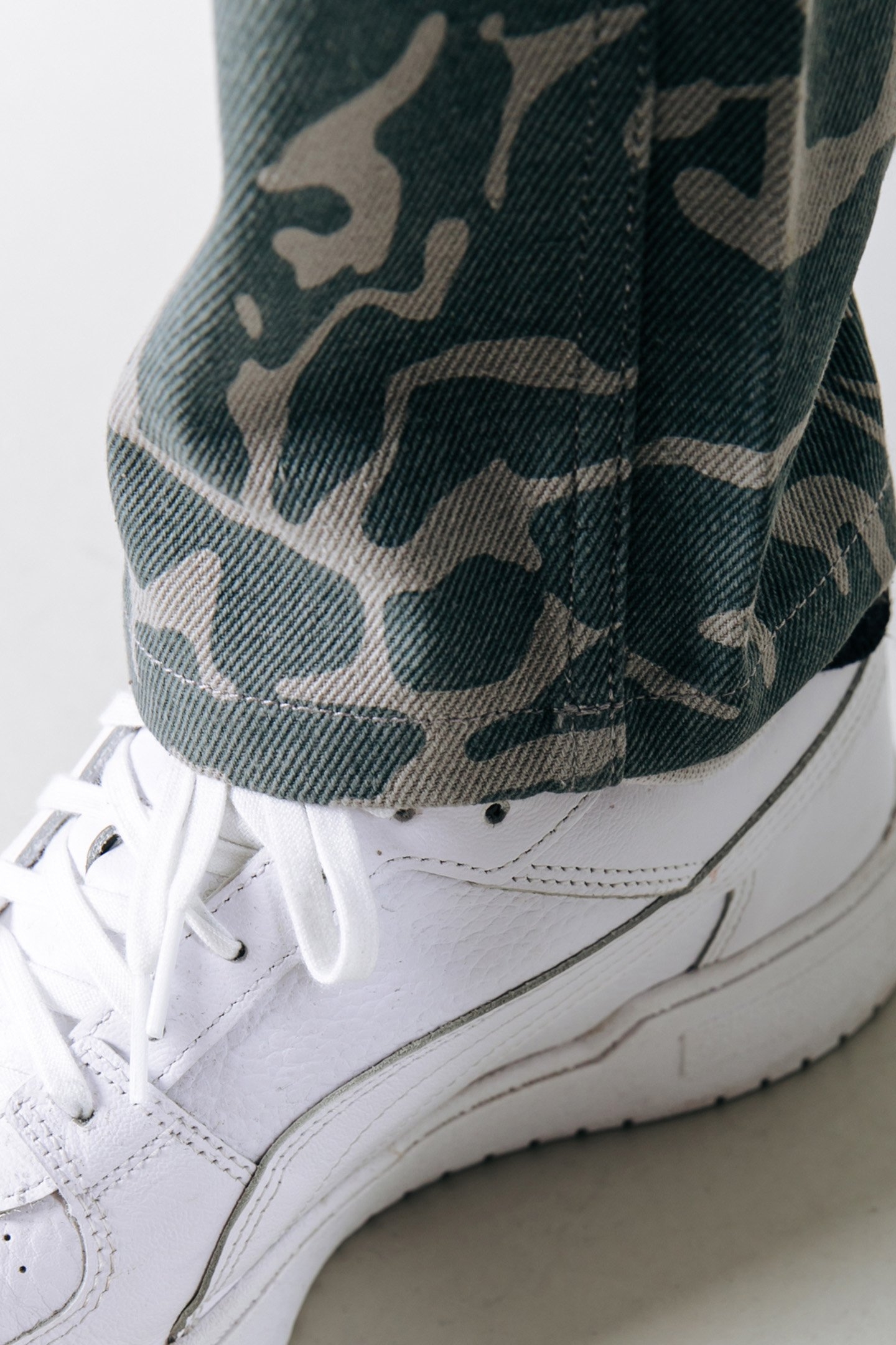 DEX CLEAN CAMO CHINO PANTS DARK GREY 5