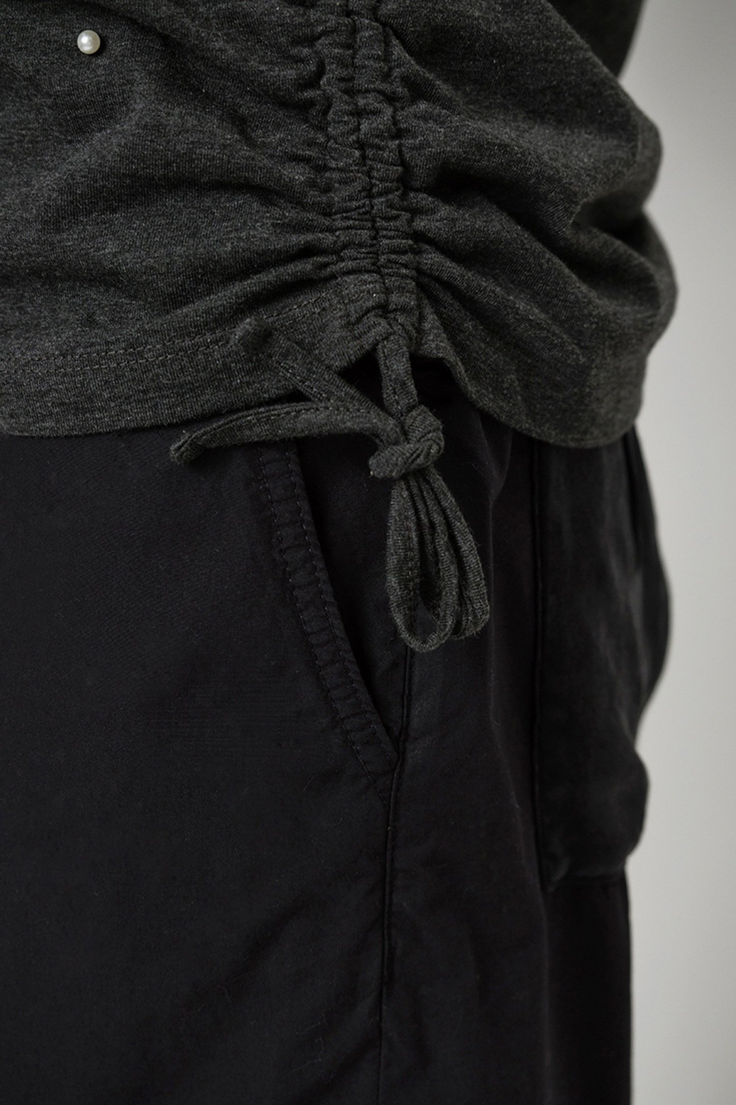 LUXOR PEARL EMBELLISHED TEE DARK HEATHER GREY 6