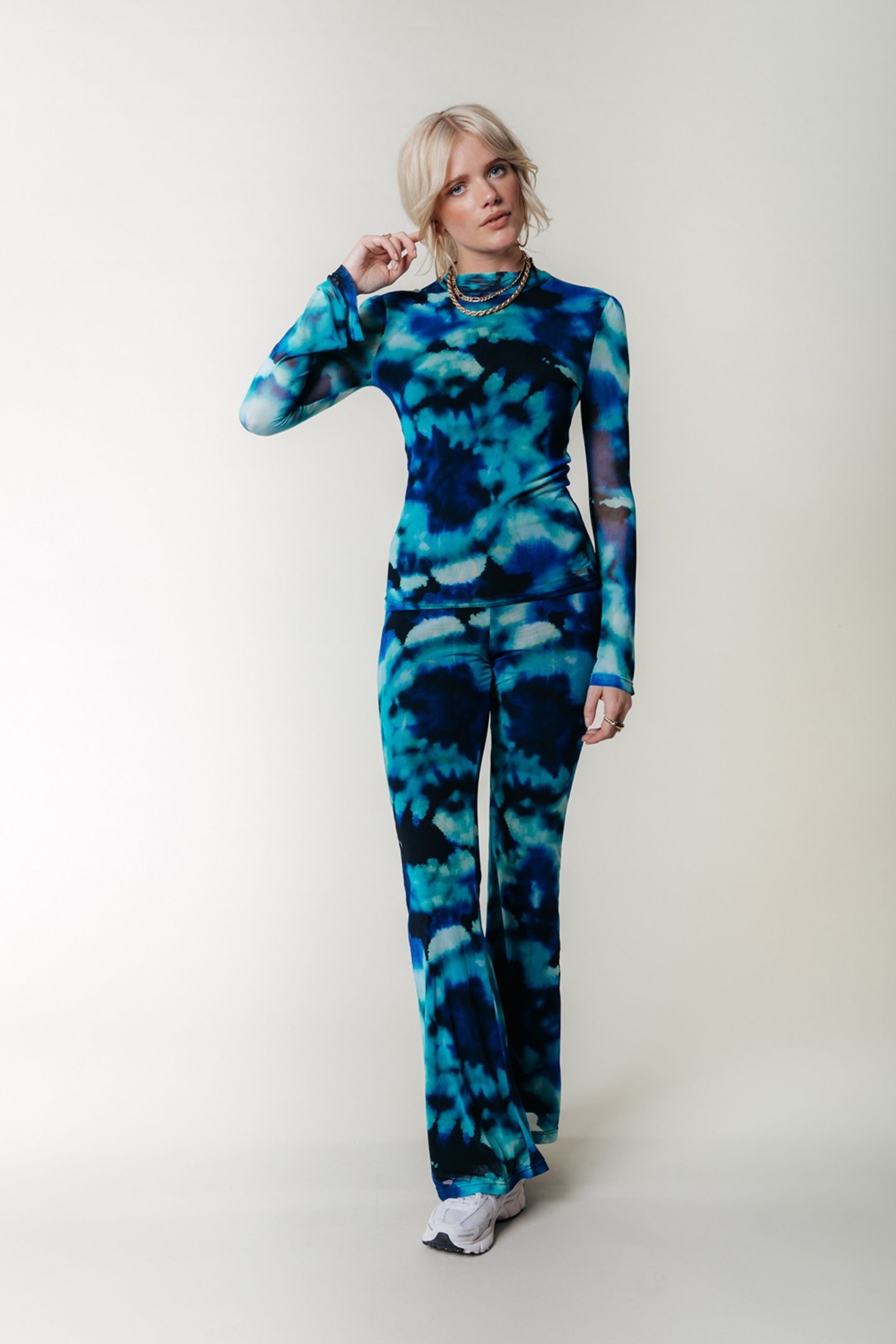 TIE DYE MESH EXTRA FLARE PANTS BLUE 1