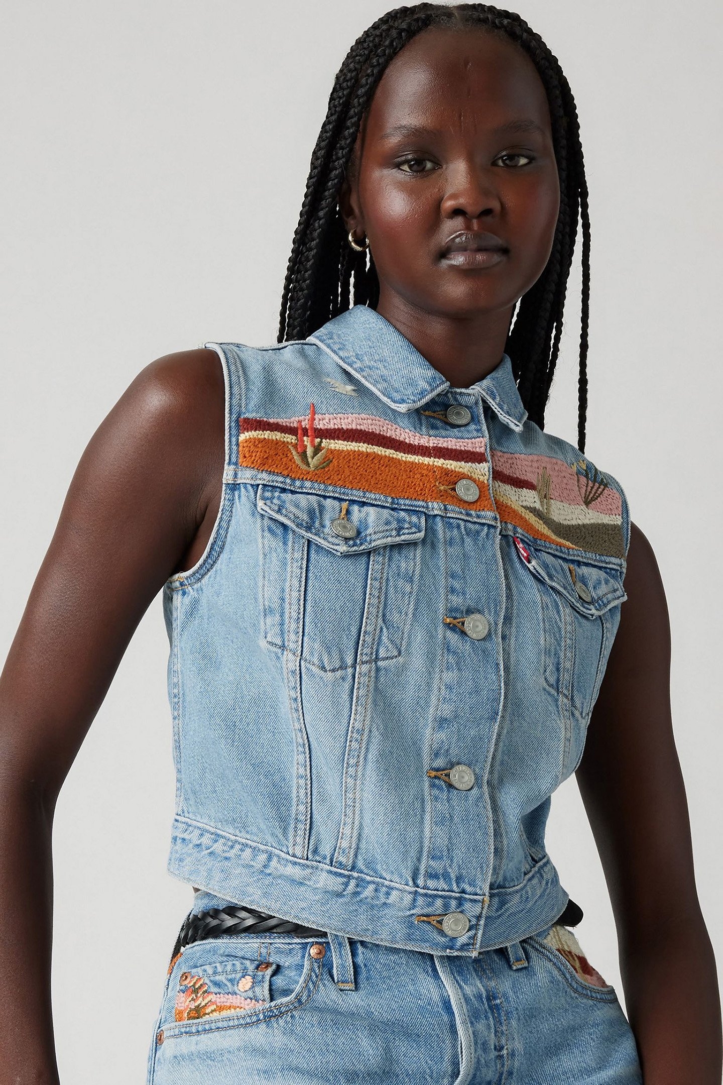 WESTERN EMBROIDERED SLEEVELESS JACKET 5