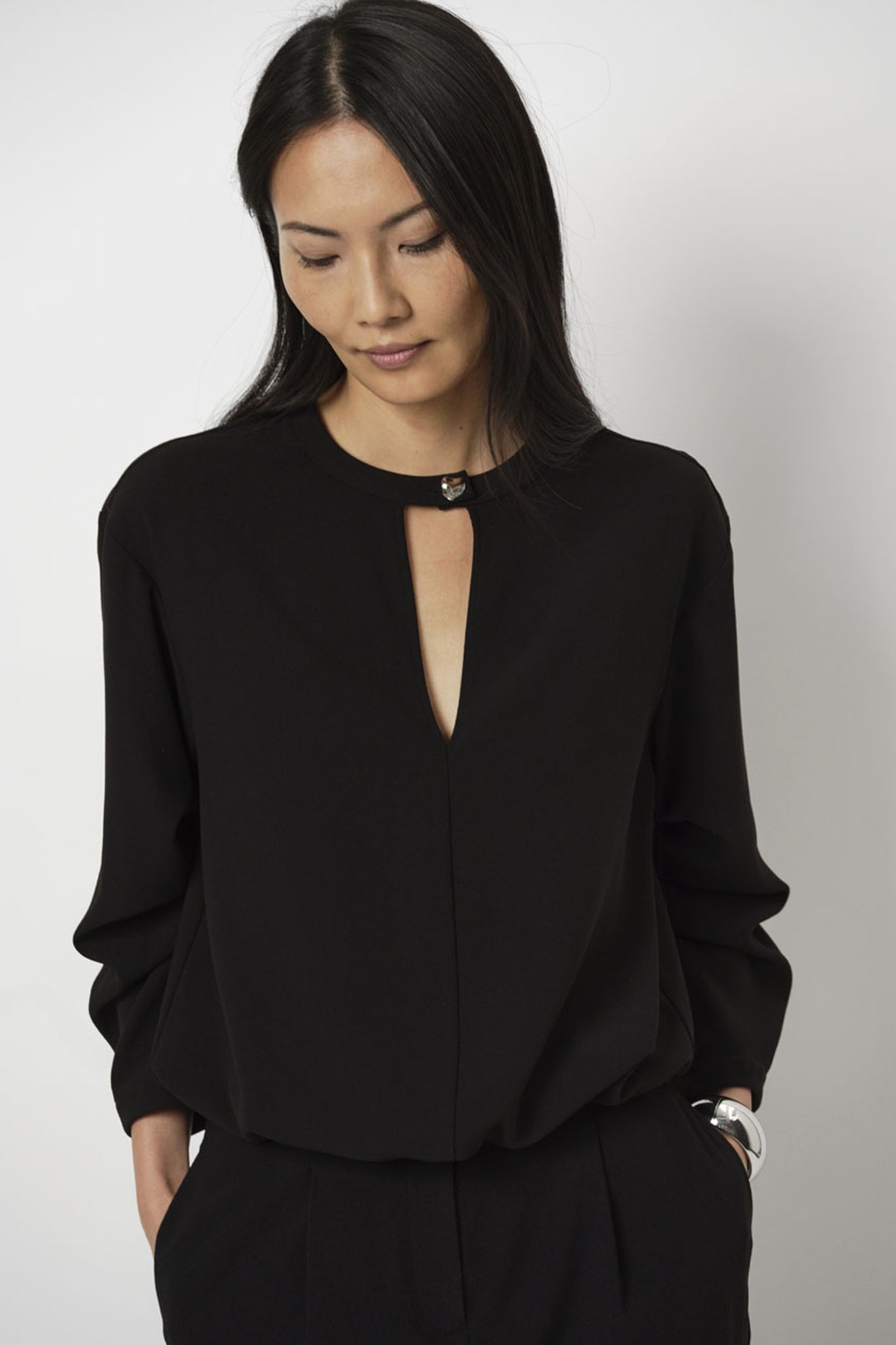 THORN DRAWSTRING CORD TOP RAVEN 4