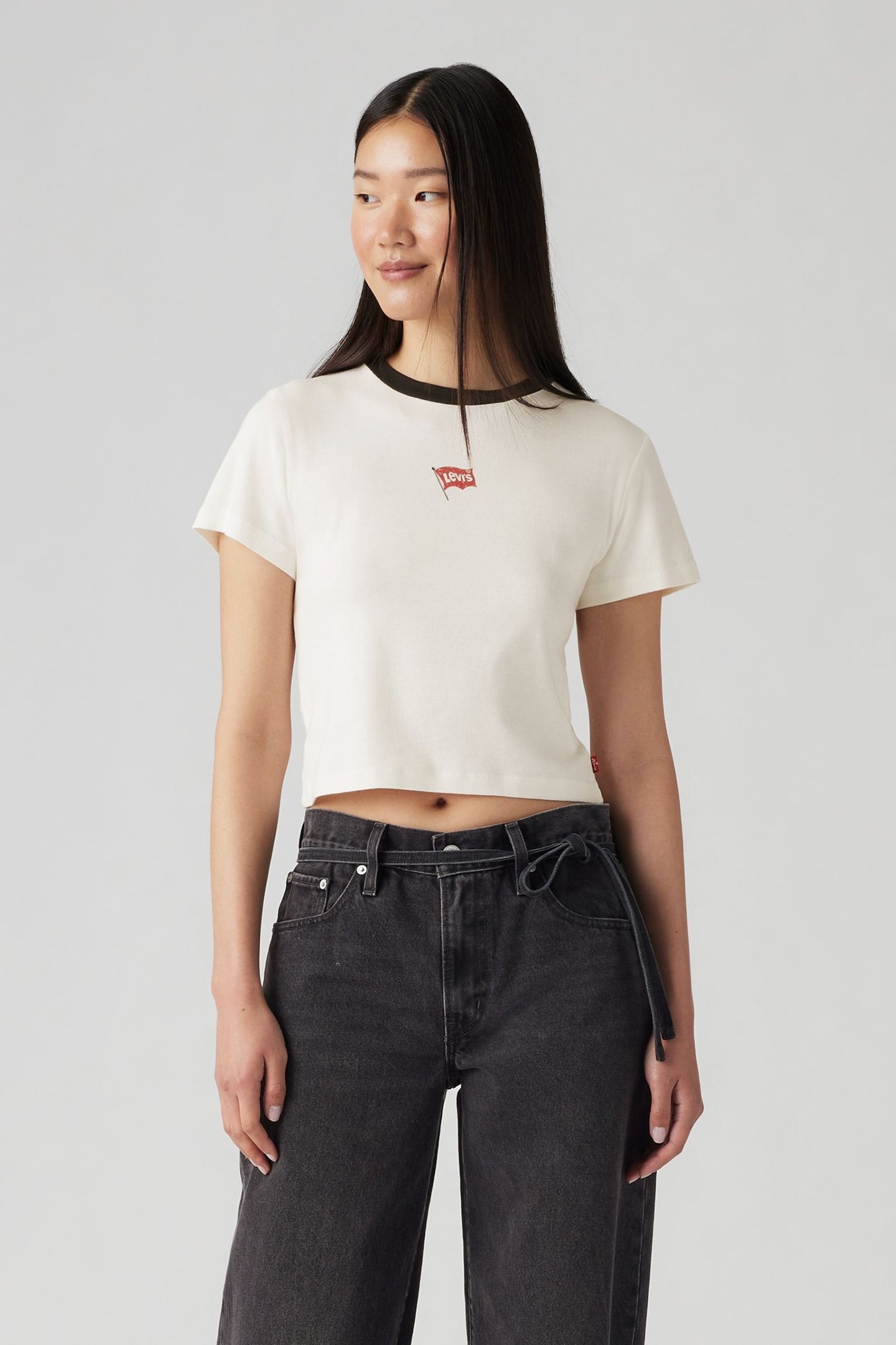 GR ESSENTIAL SPORTY TEE MINI FLAG EGRET 1