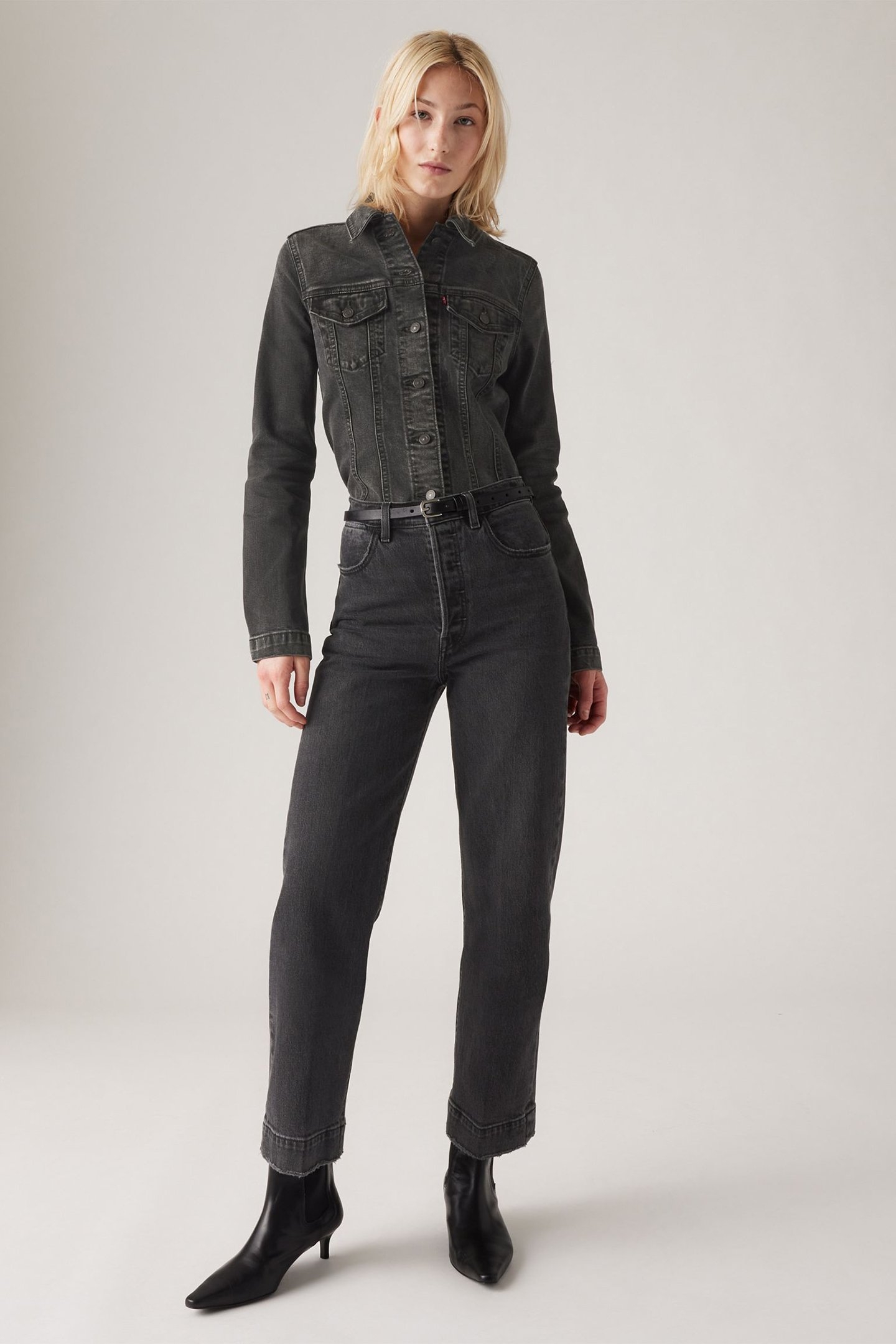 RIBCAGE STRAIGHT JEAN WITH TAILORED ANKLE IN BLACK 6