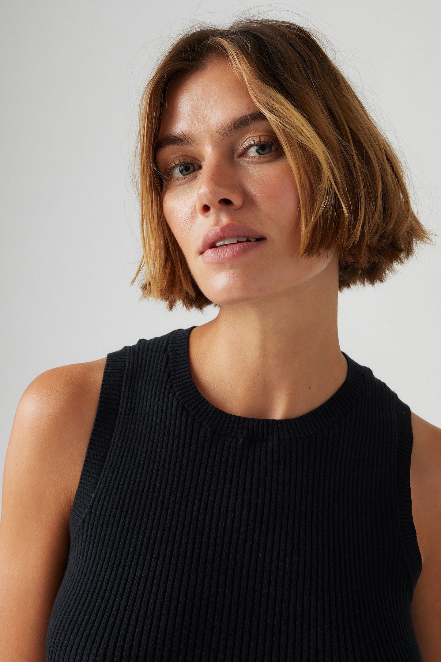 TULIP TANK ANTHRACITE NIGHT 5