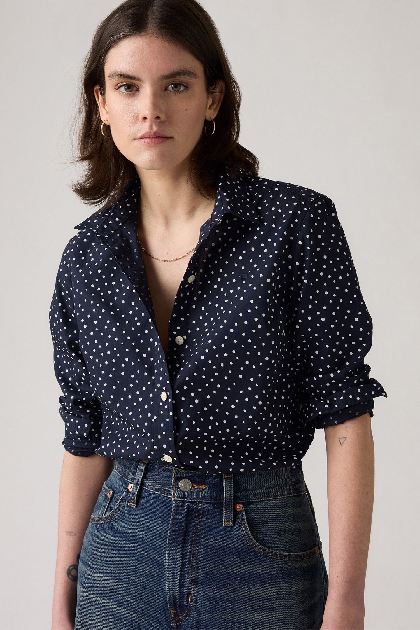 THE CLASSIC BW SHIRT MARLO DOTV2 NIGHT 5