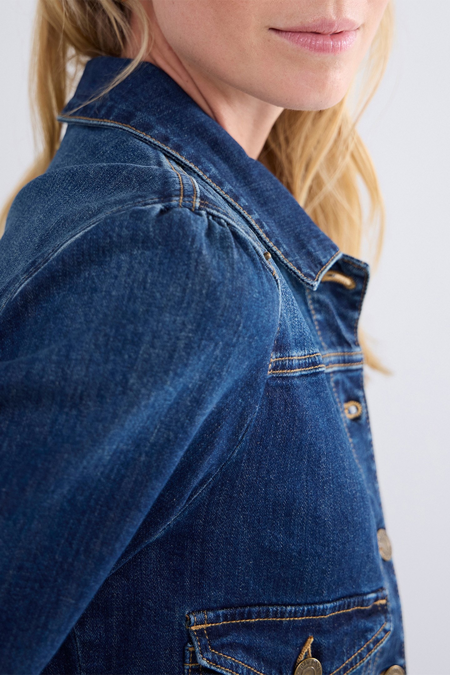 SLIM JEANS JACKET LIGHT WEIGHT COTTON BLUES 6