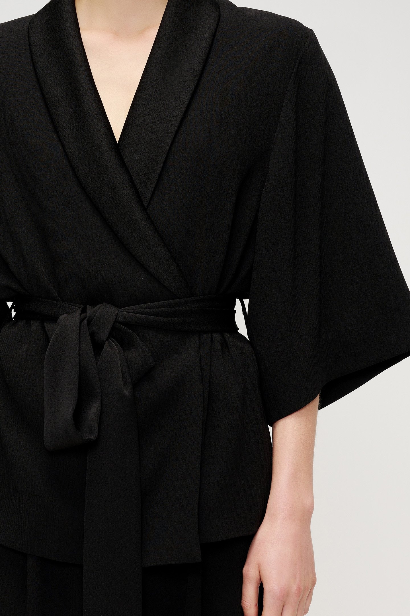 CREPE SATIN KIMONO JACKET BLACK 4