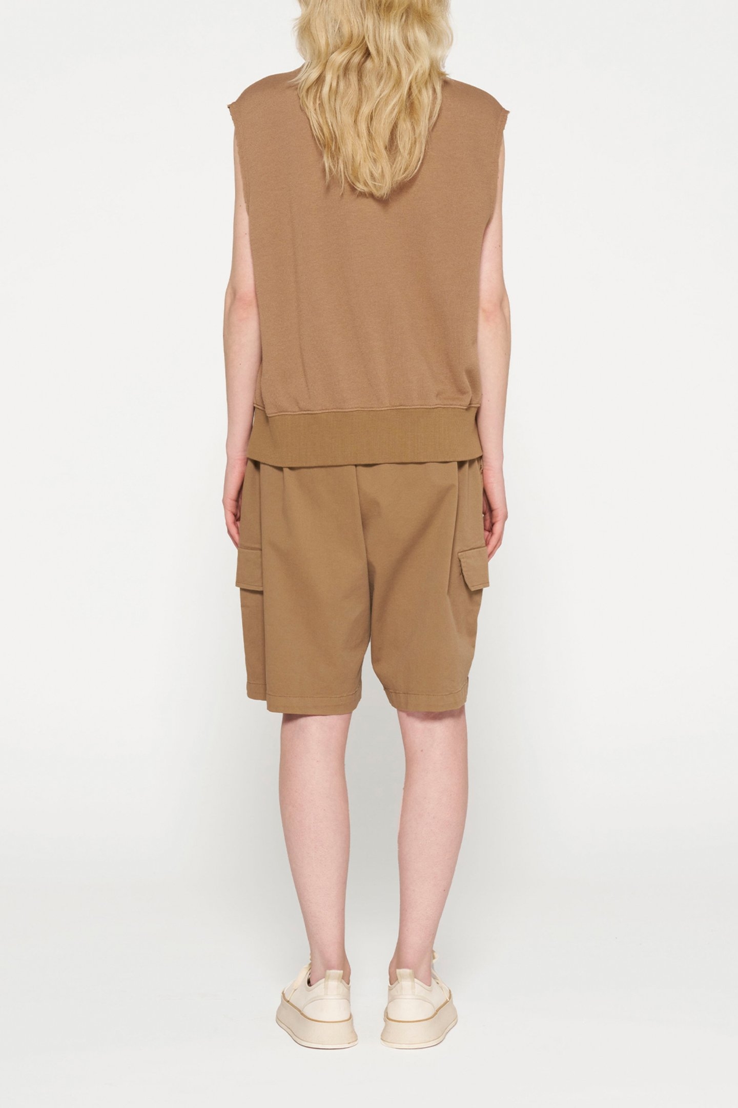 SLEEVELESS SWEATER CEDAR BROWN 3