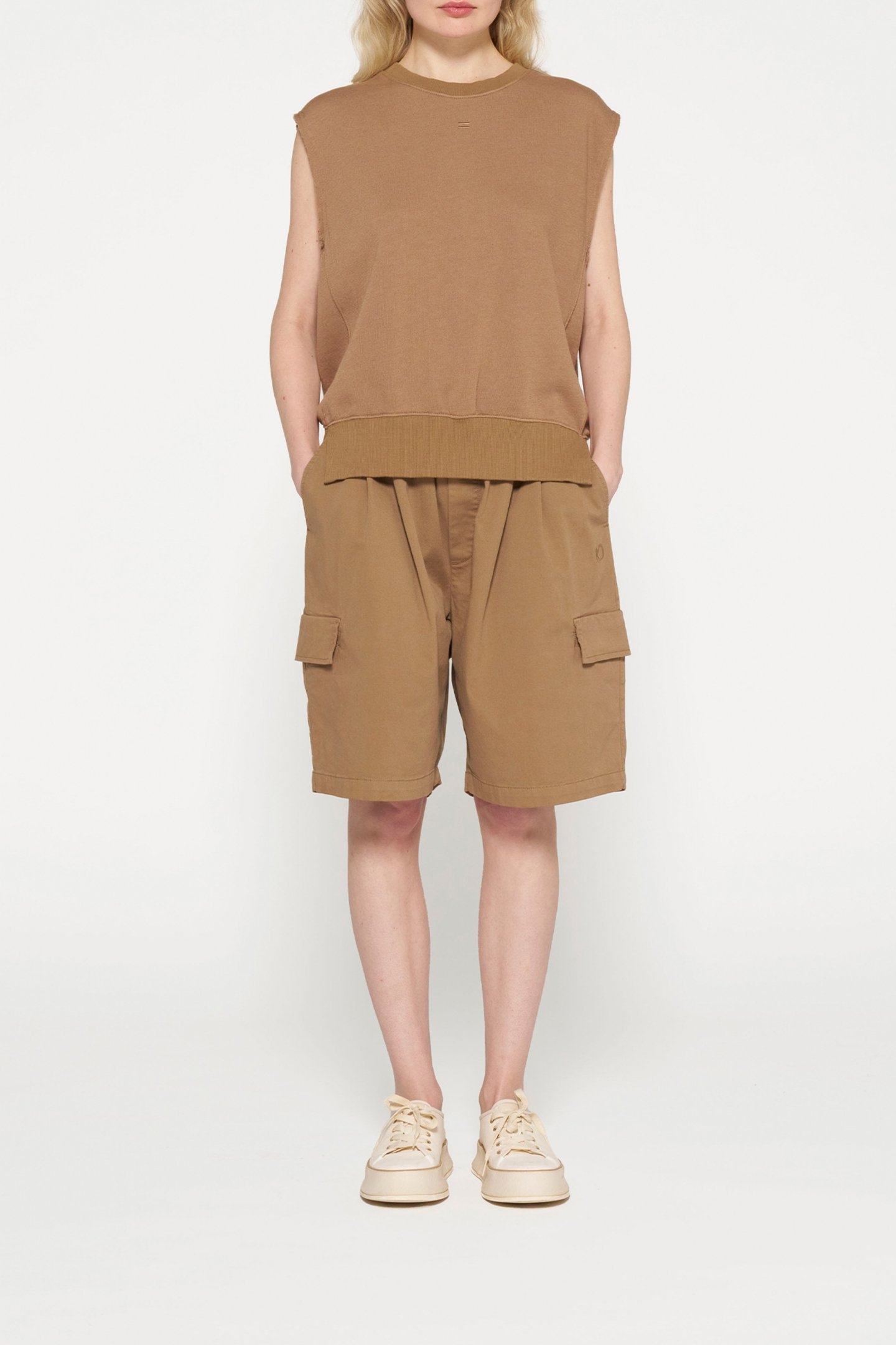 SLEEVELESS SWEATER CEDAR BROWN 2