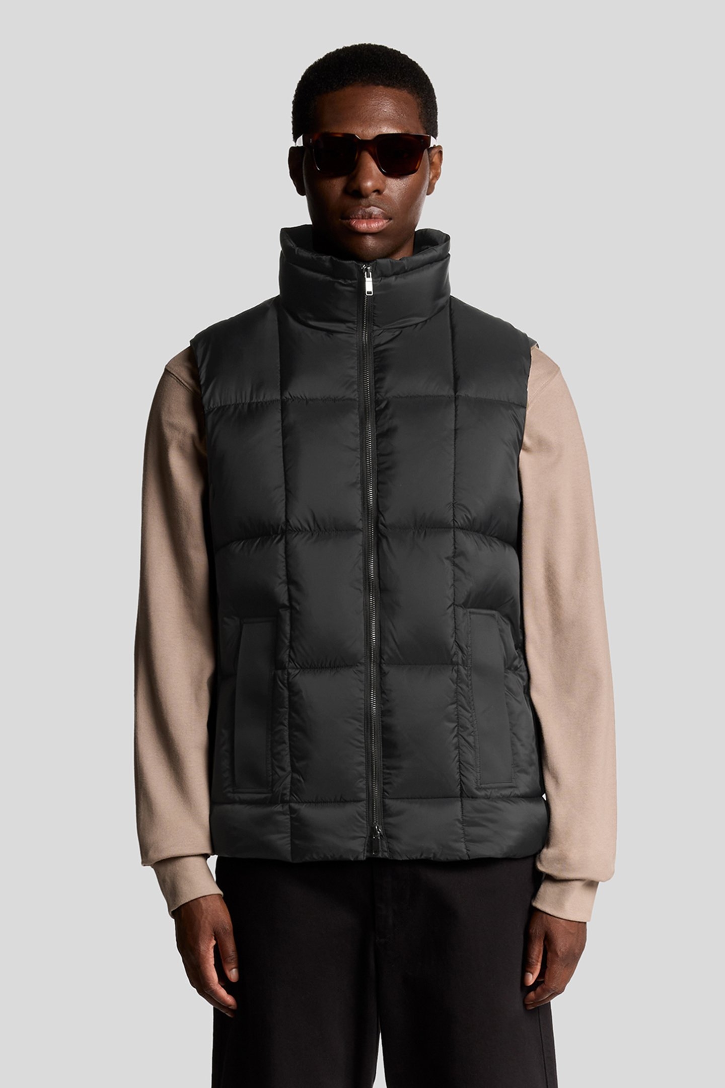 SQUARE WADDED PUFFER GILET LACQUER 1