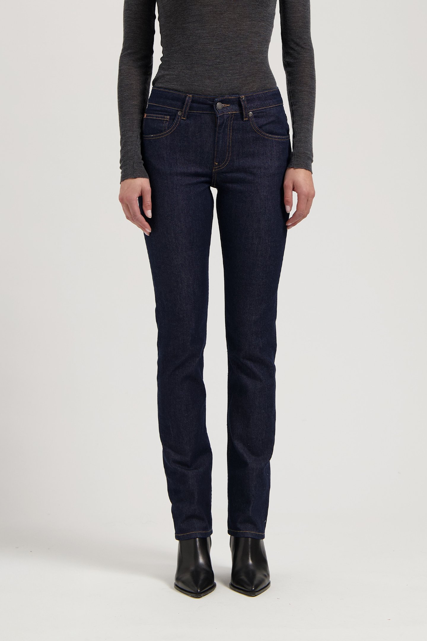 LOGAN MID SLIM RINSE 1