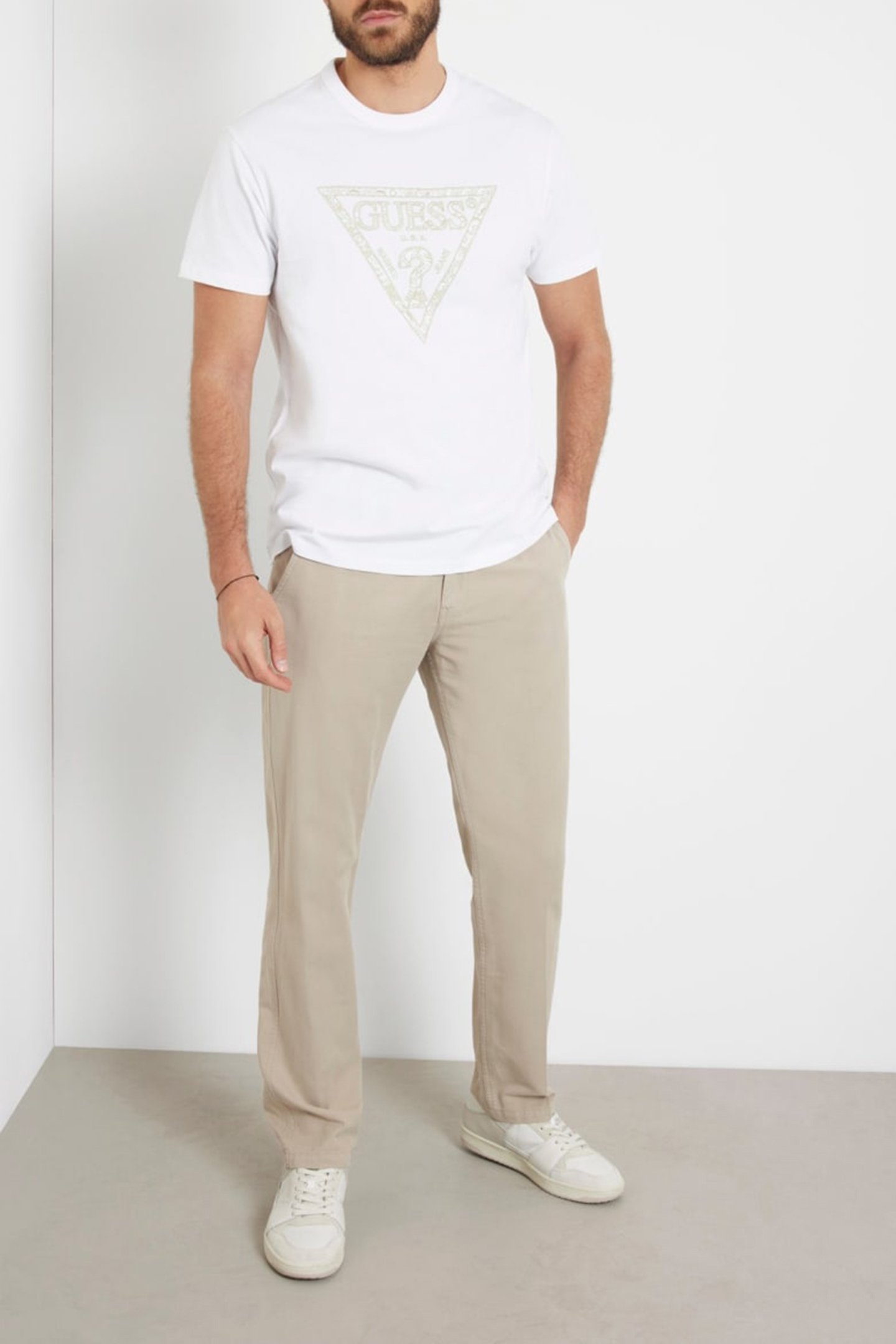 SS CN TRIANGLE EMBRO PURE WHITE 3