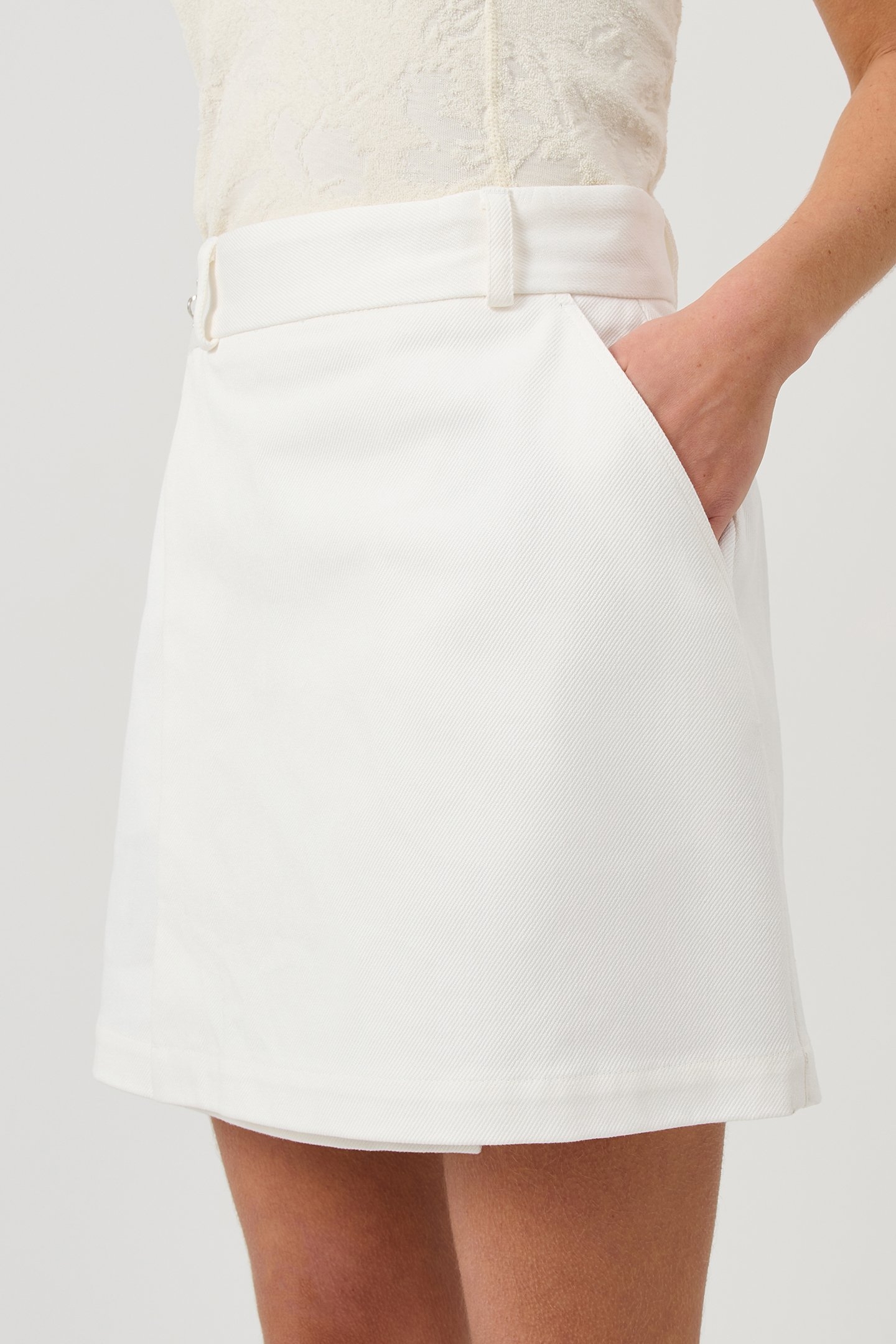 SKIRT WHITE 5
