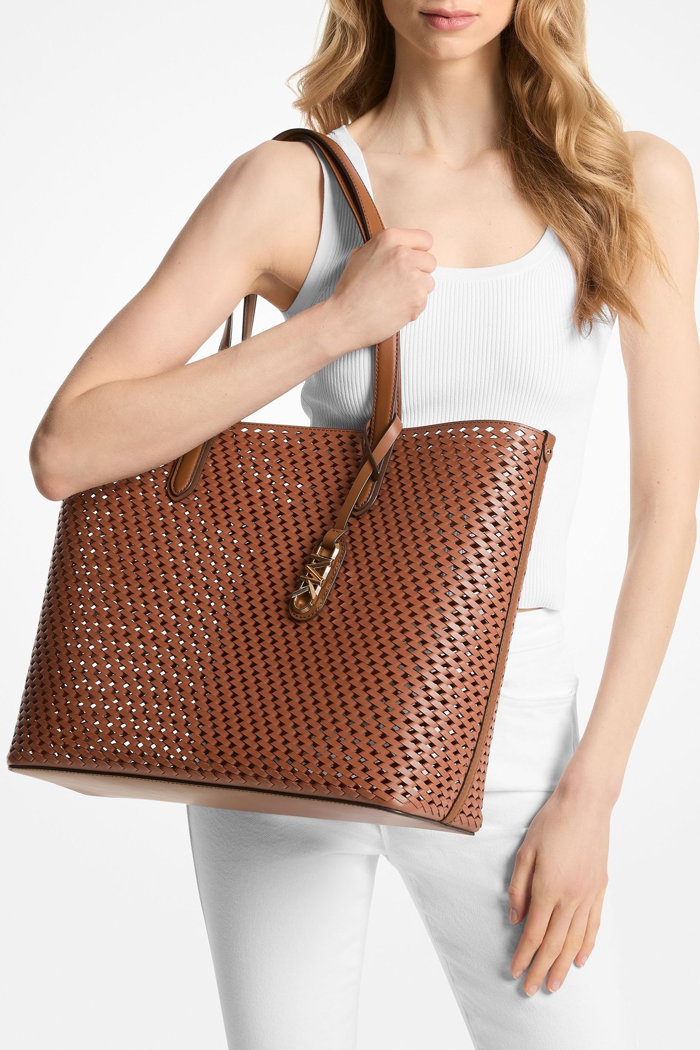 LARGE REVERSIBLE LEATHER TOTE IN BROWN 2