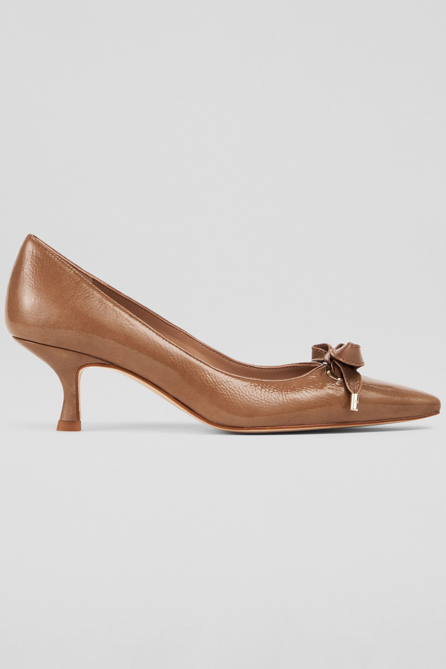 CC ALMA EYELET BOW COURT TAUPE 1