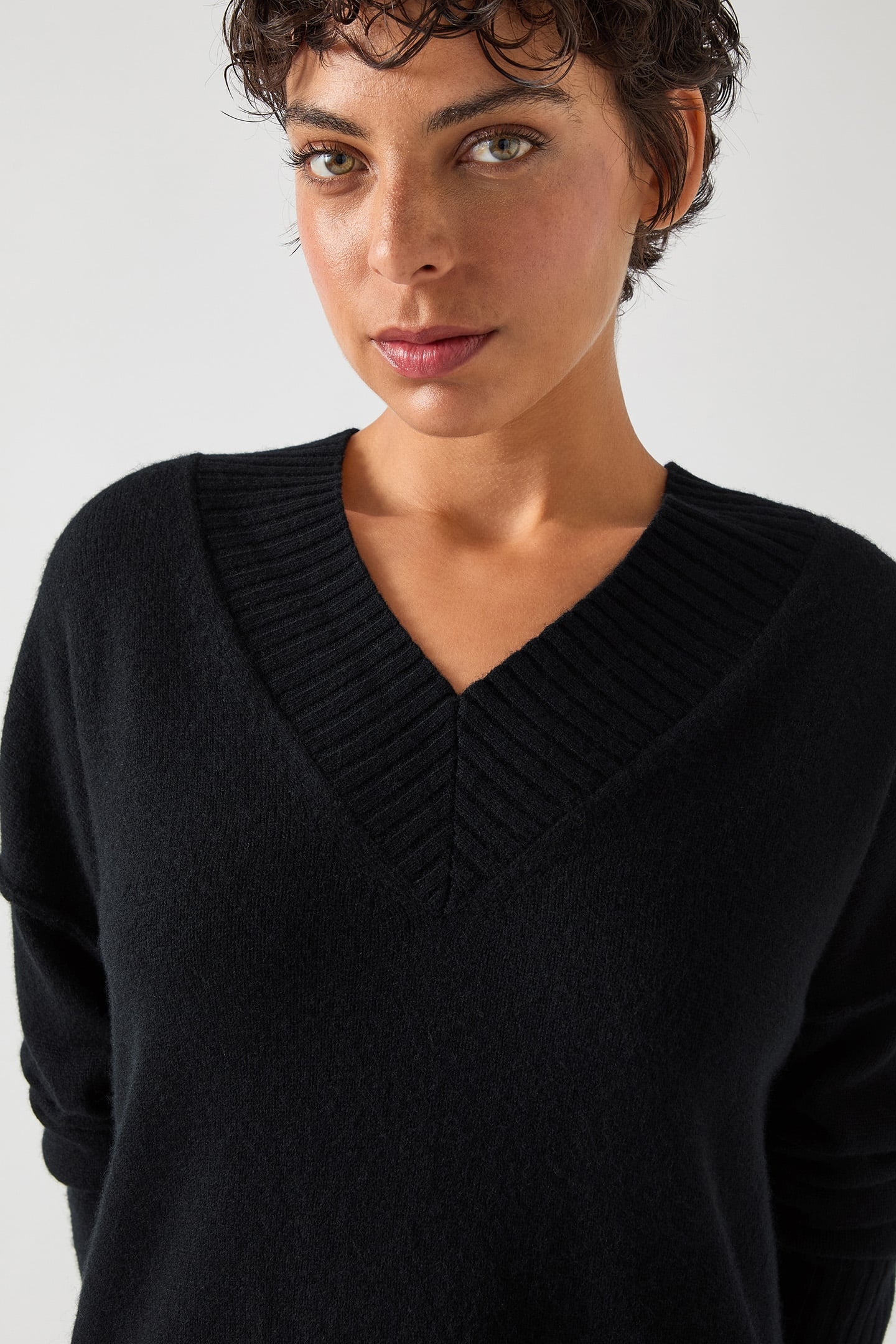 TK CARA V-NECK JUMPER BLACK 4