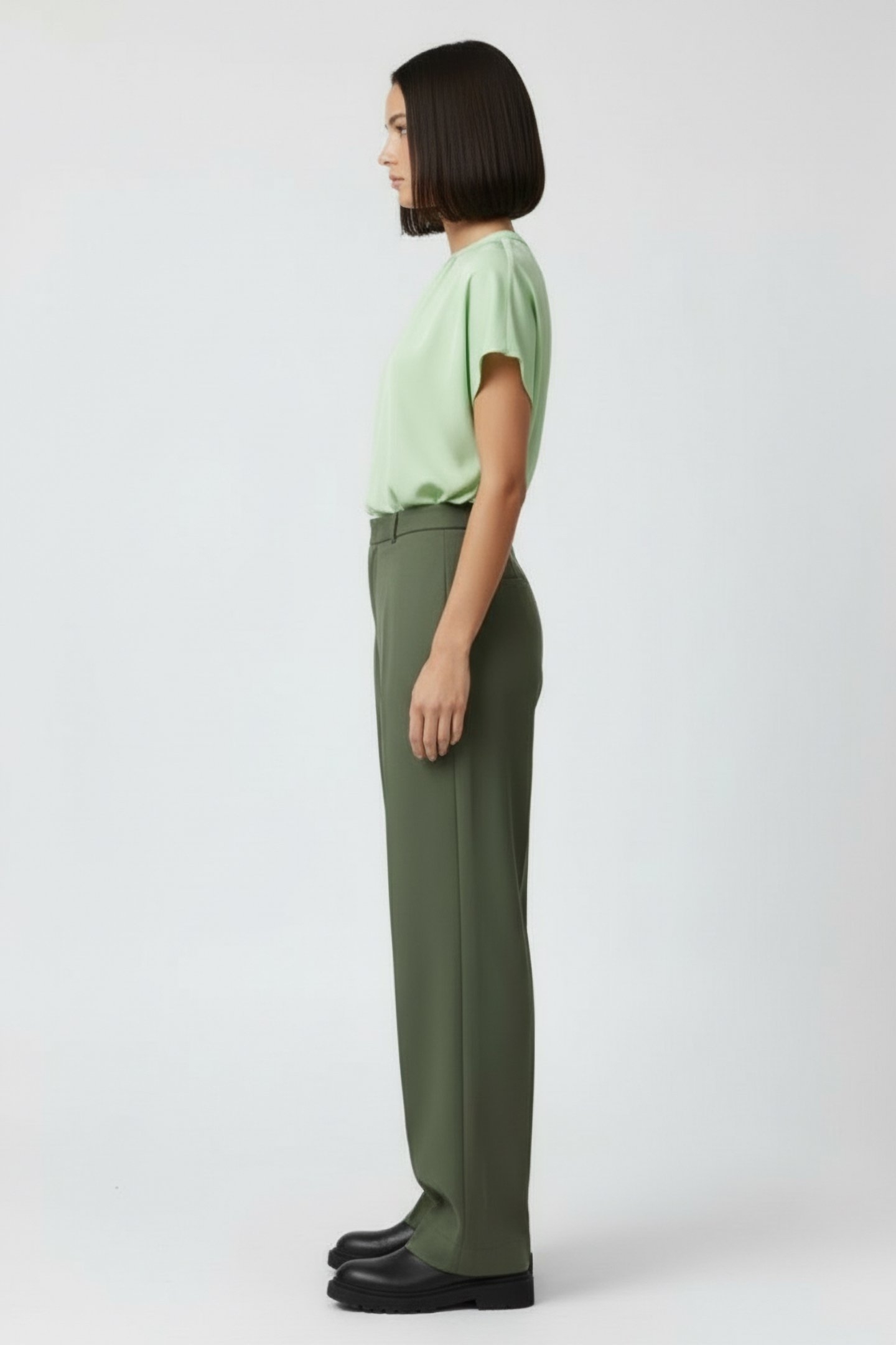 CAPRIANA CREPE CREW NK TOP APPLE GREEN 3