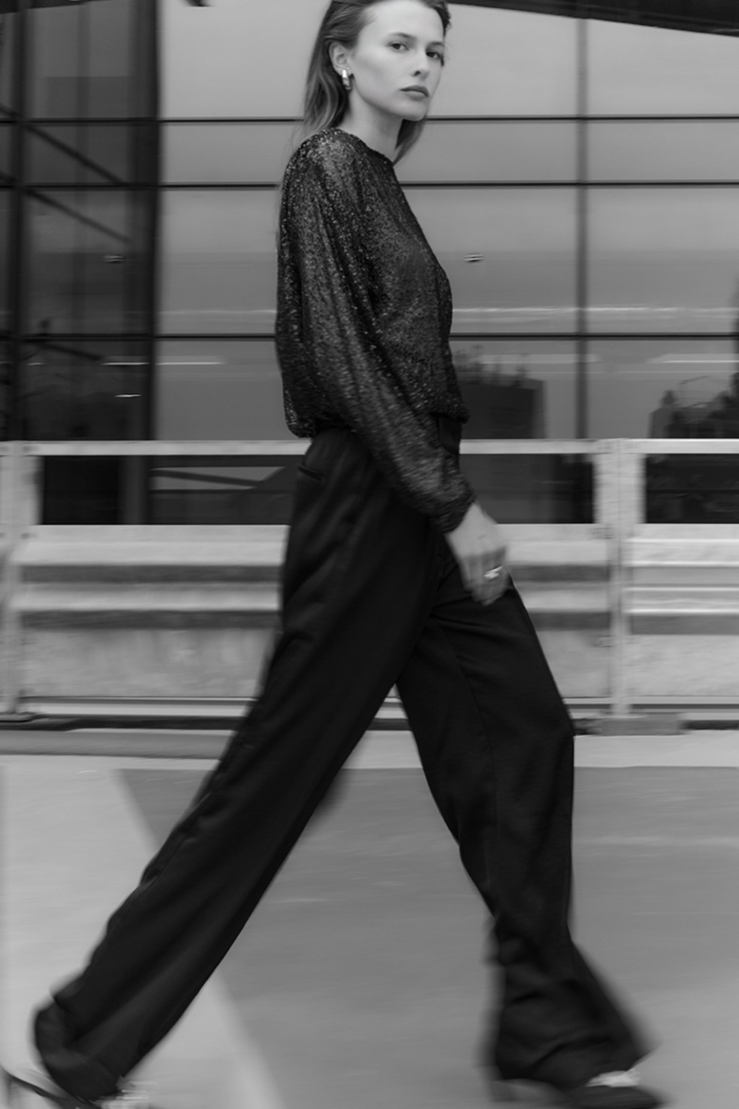 CRAZYABOUT SEQUINS CARDIGAN RAVEN 3