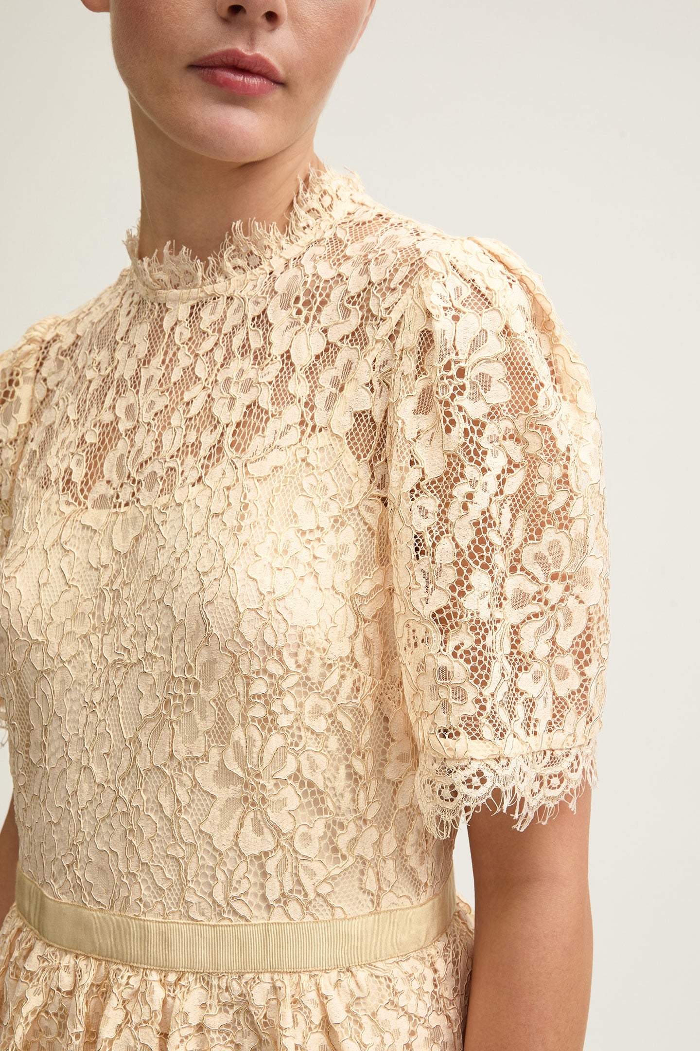 DR CECILY LACE TIERED DR CHAMPAGNE 5