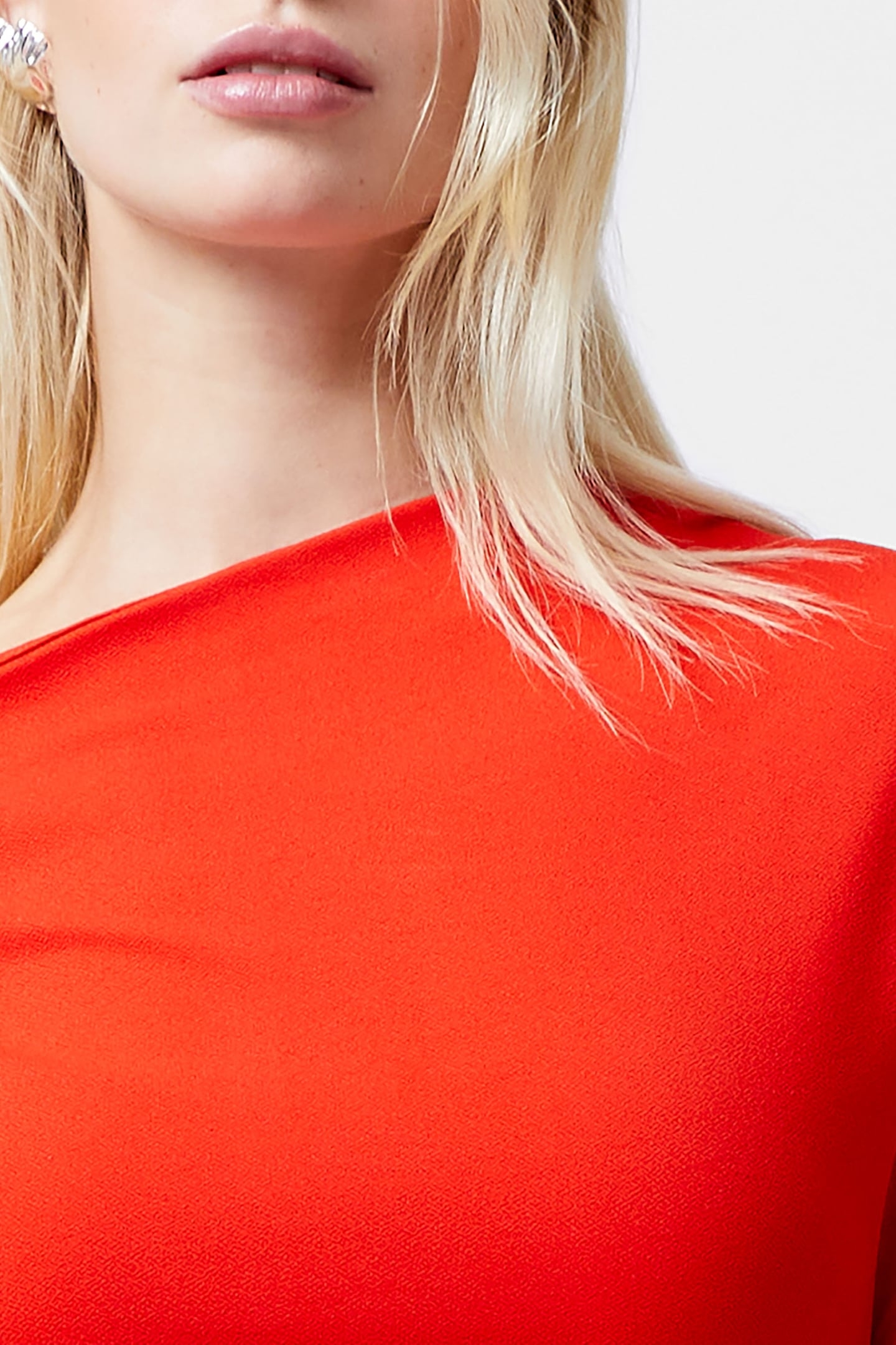 VALETTA OFF SHOULDER MIDI DRES SCARLET RED 4