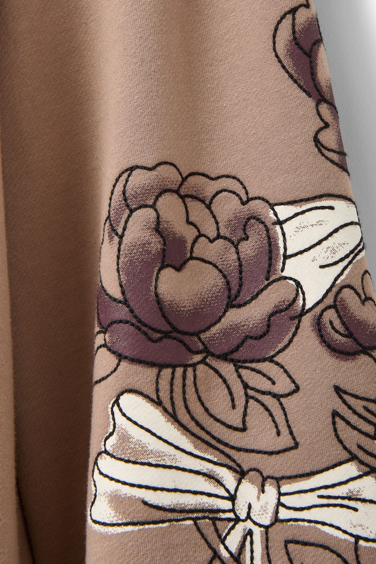 GRAPHIC HOODIE TAUPE GREY 7