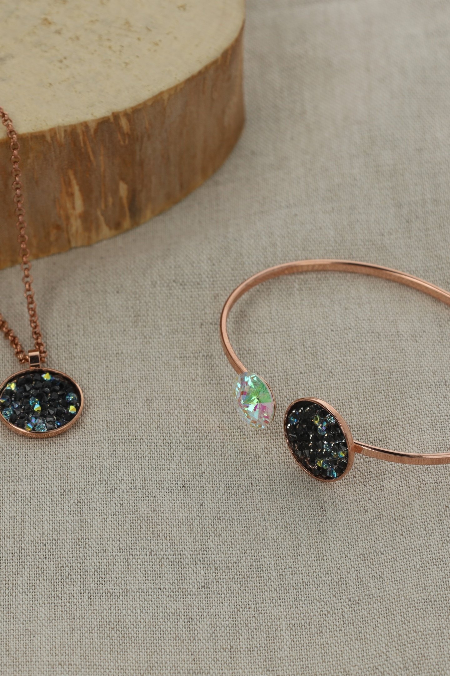 CLASSIC ROCKS NECKLACE BLACK 7