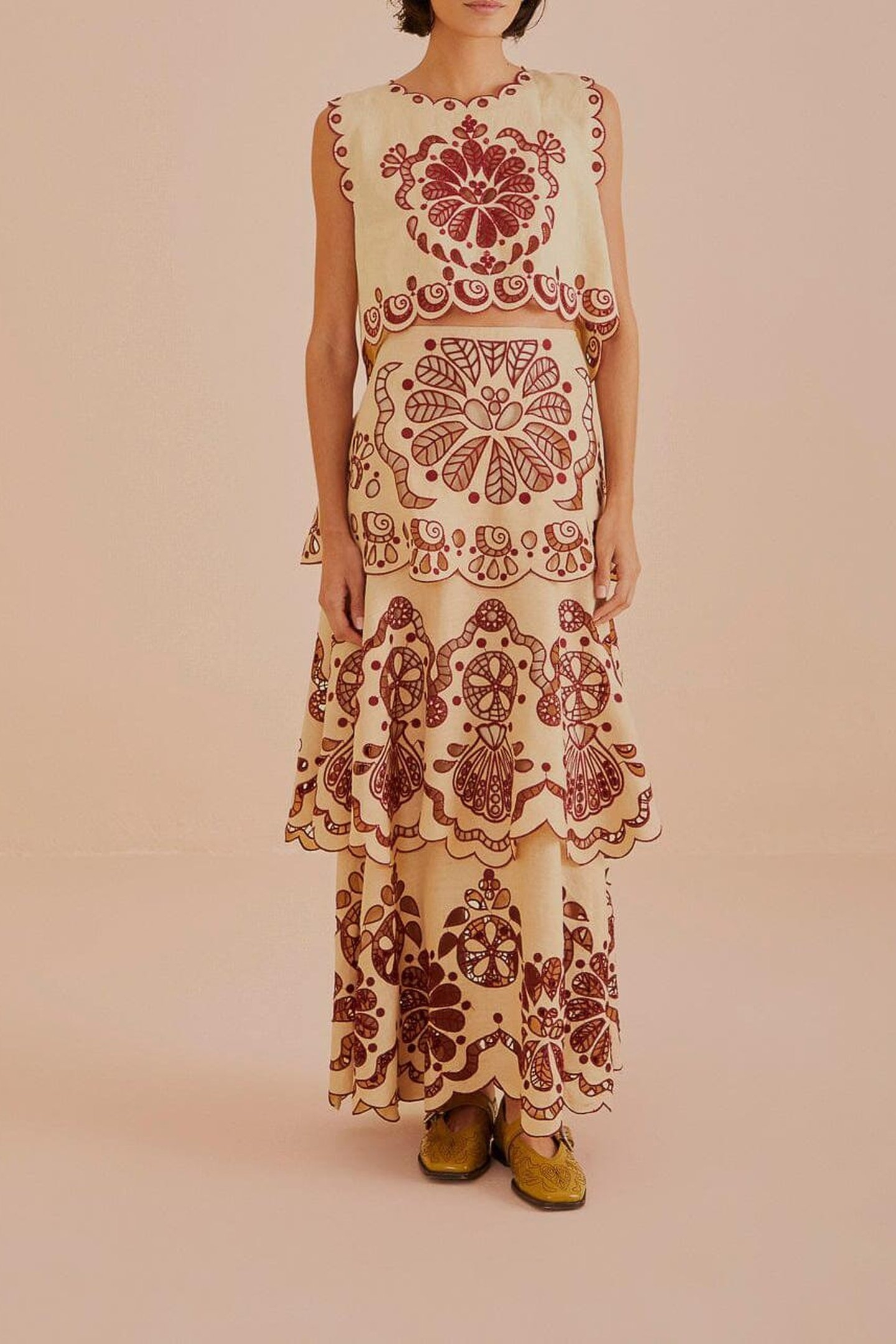 SAND RICHELIEU SLEEVELESS CROP TOP 1