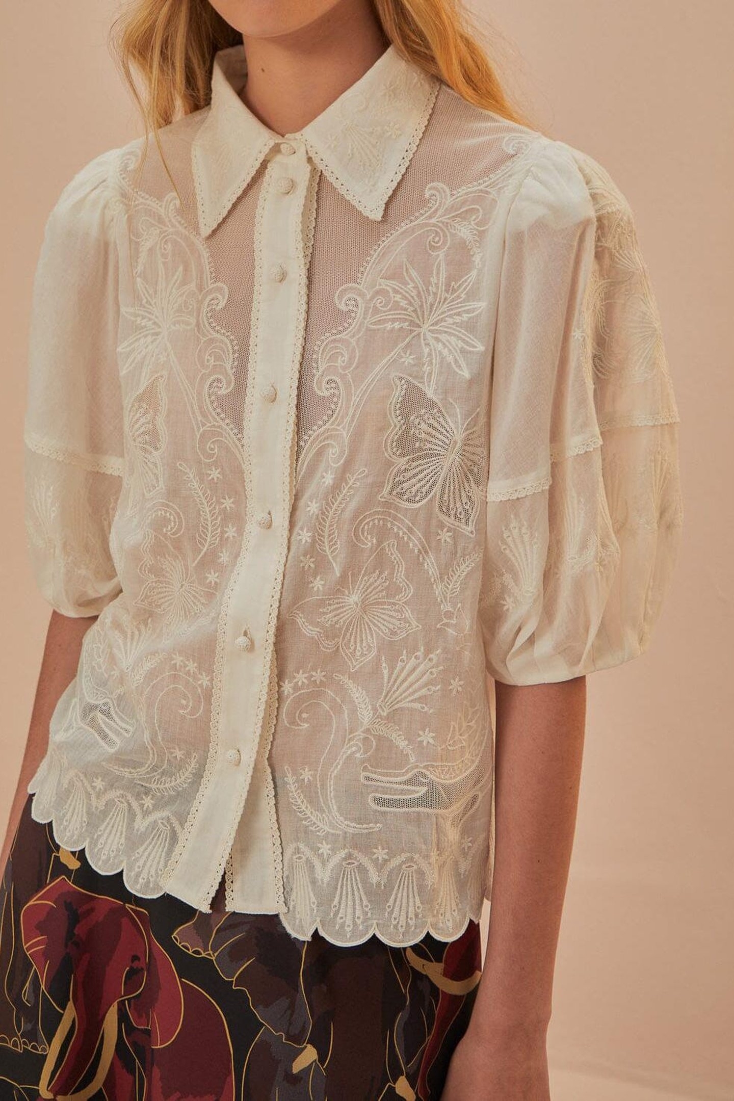 EMBROIDERED WHITE SHORT SLEEVE BLOUSE 1