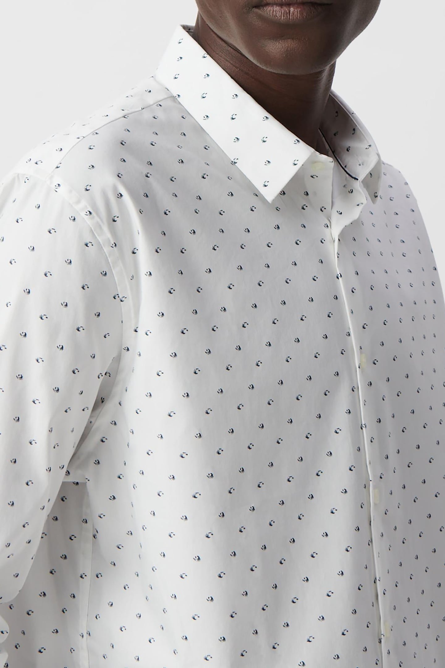 WHITE SLIM SHIRT WITH MINIMALIST PRINT 5