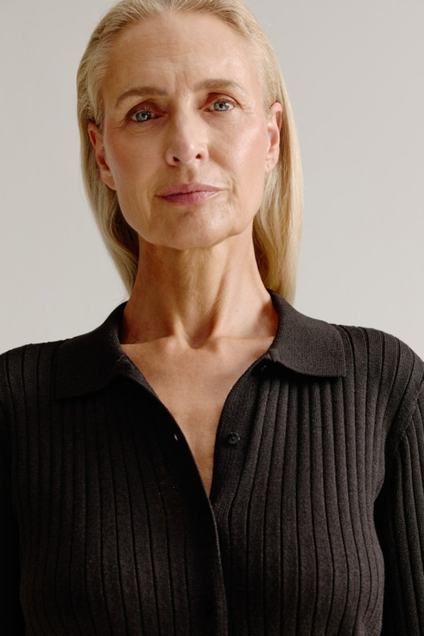 LILA CARDIGAN BLACK 4