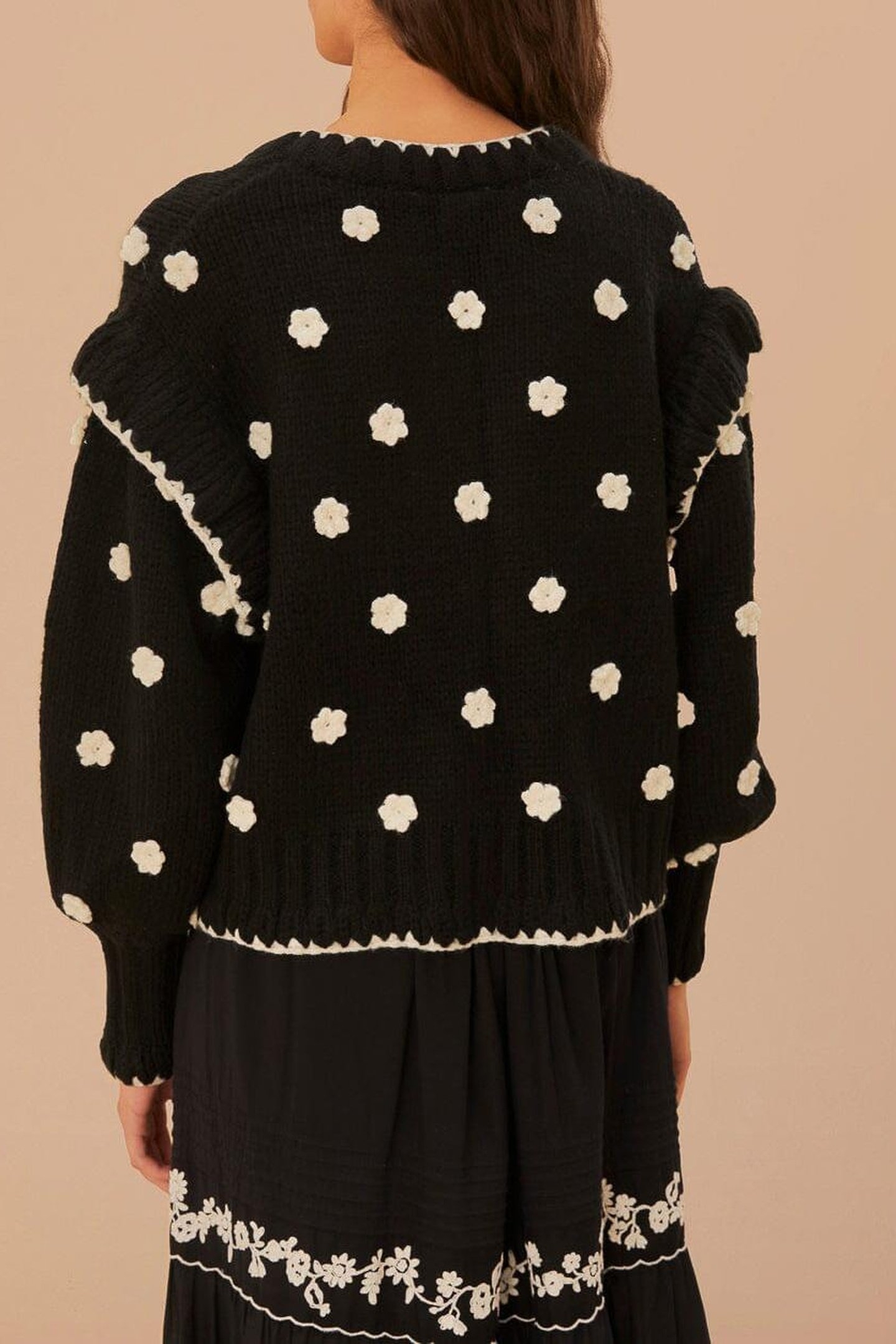 BLACK AND WHITE FLOWERS KNIT CARDIGAN 3