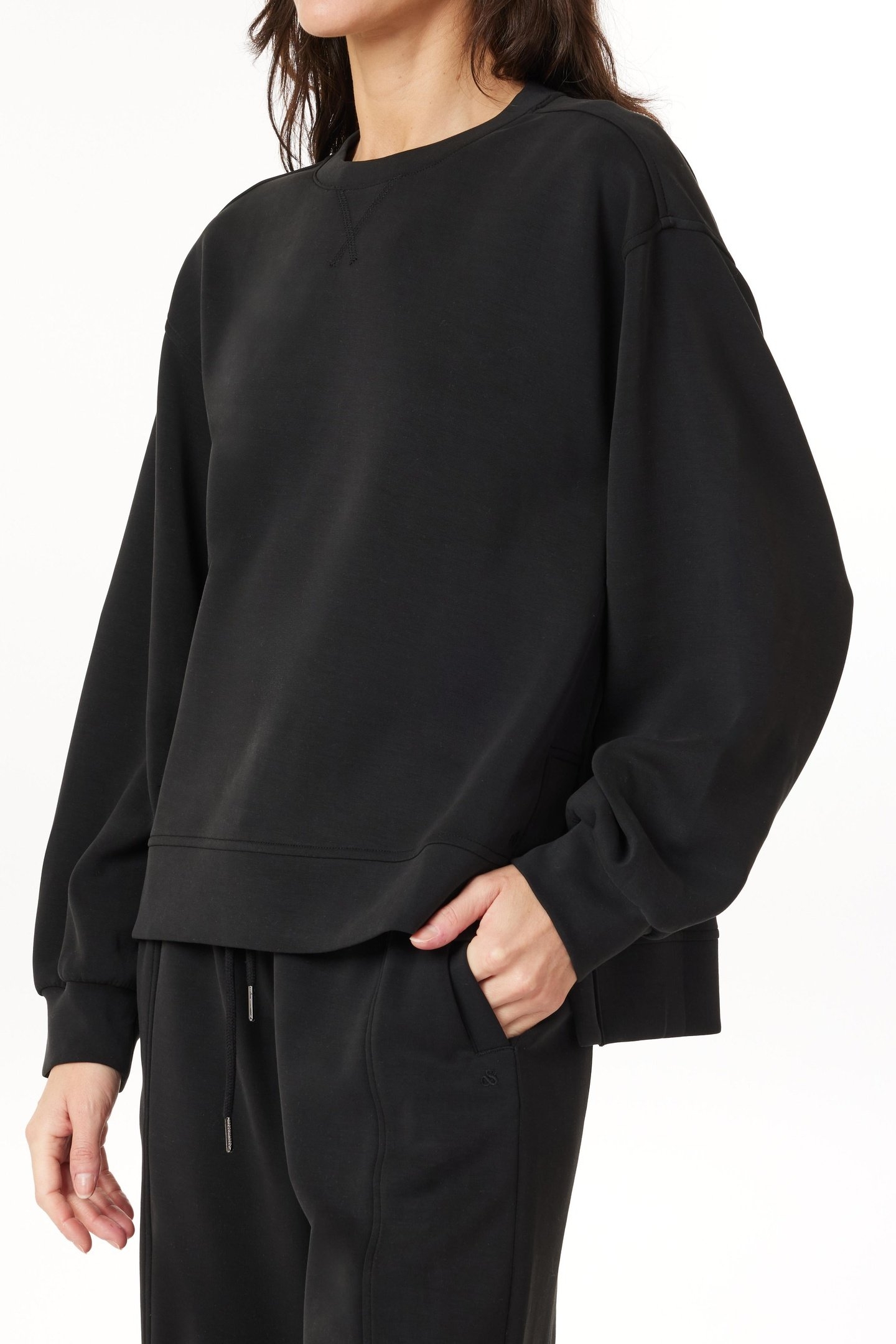 CREW NECK PULLOVER BLACK 3