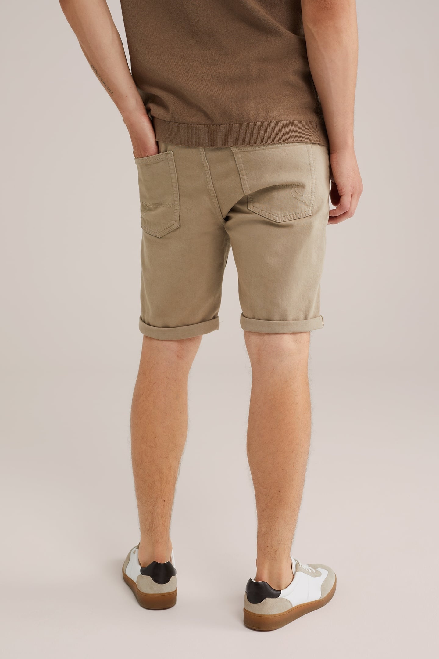 SHORT GREYISH GREEN 8