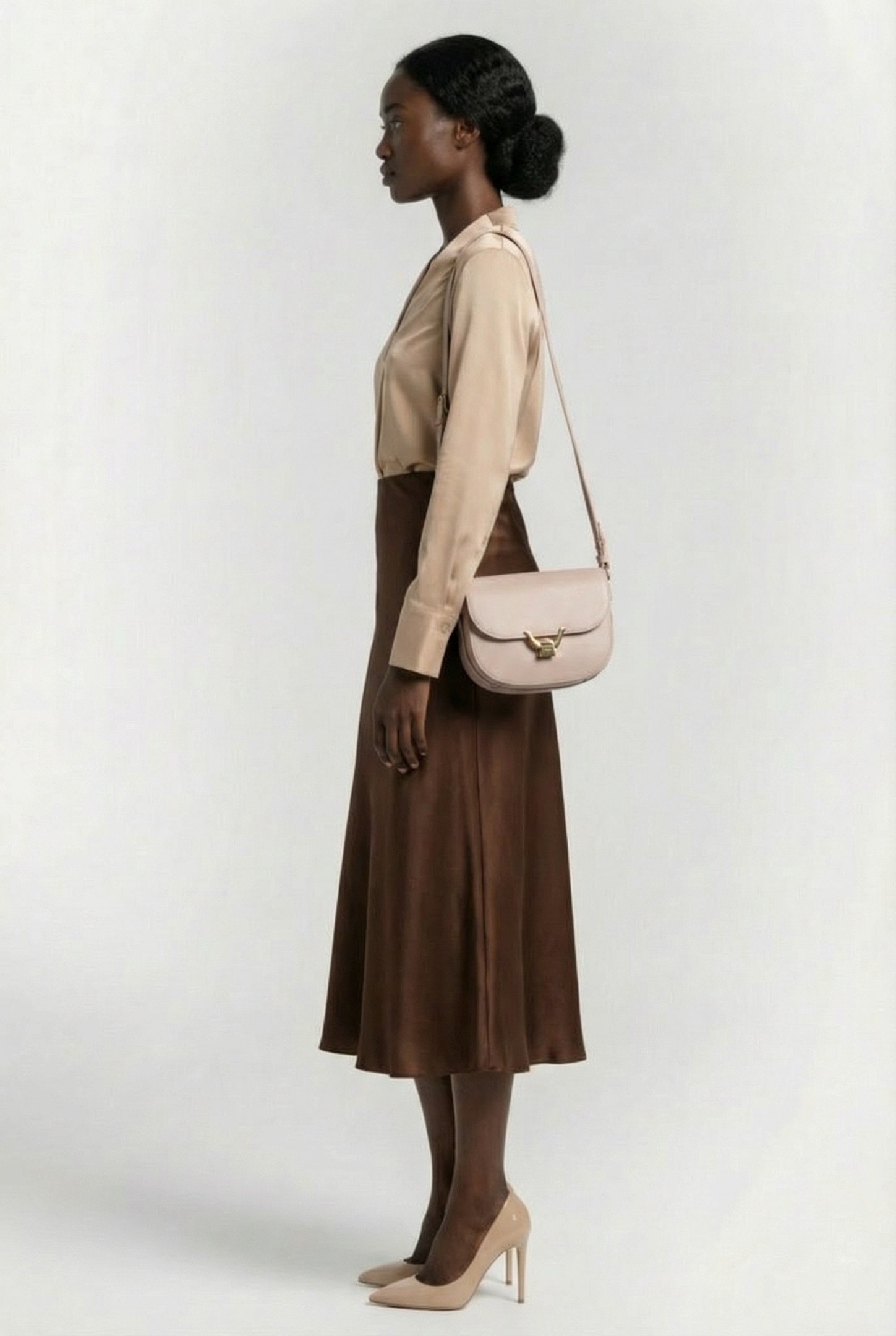 CROSS BODY BAG IN GRAINED LEATHER 2