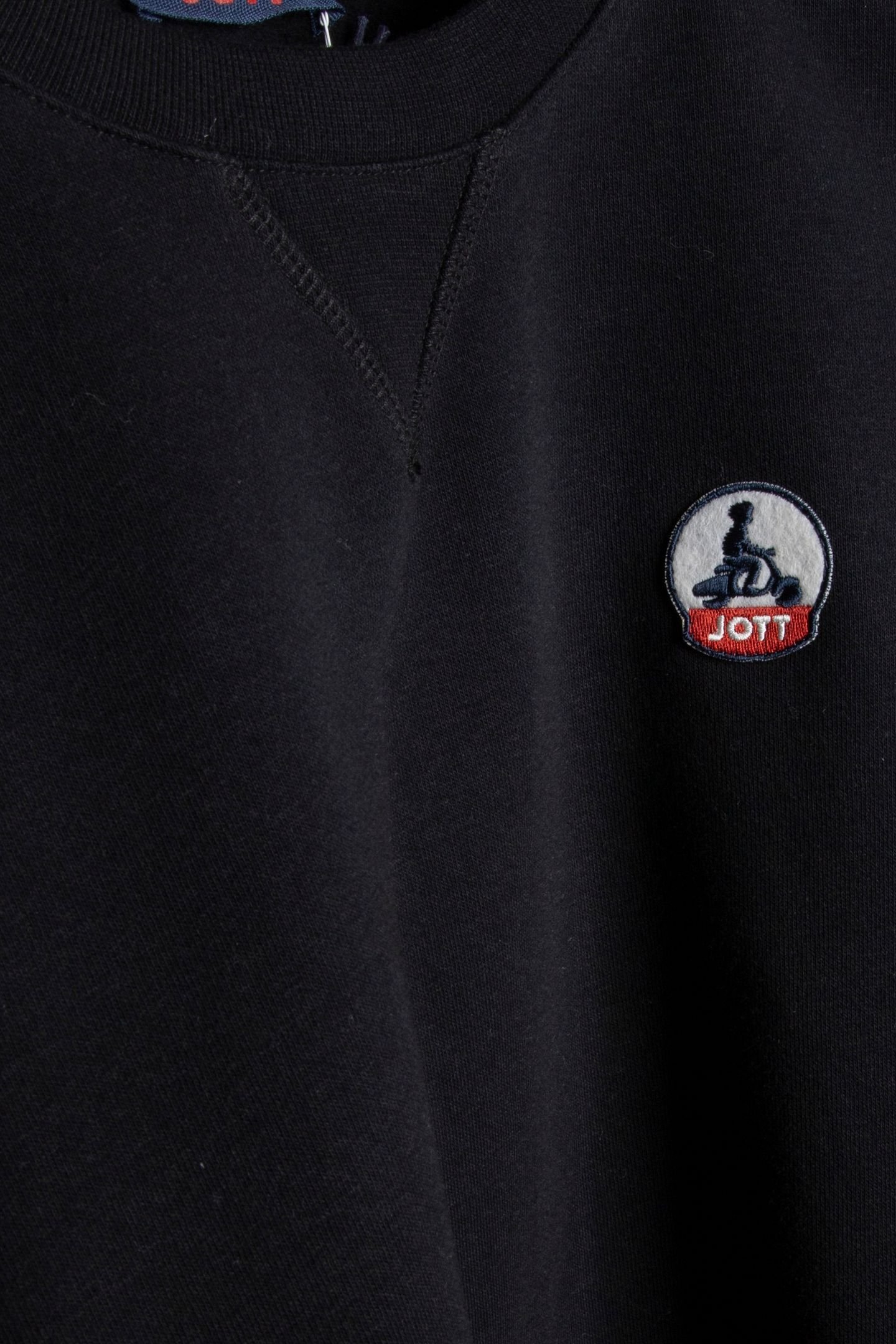 ELVAS SWEATSHIRT BLACK 4