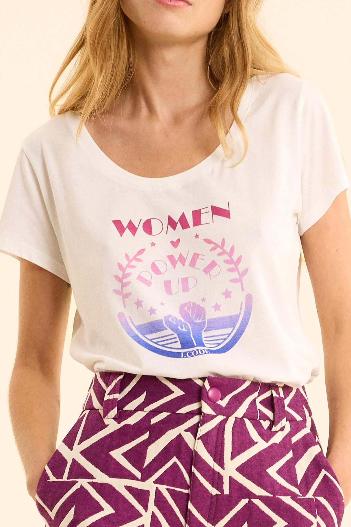 WHITE T-SHIRT WITH MESSAGE AND FISTS OFF-WHITE 2