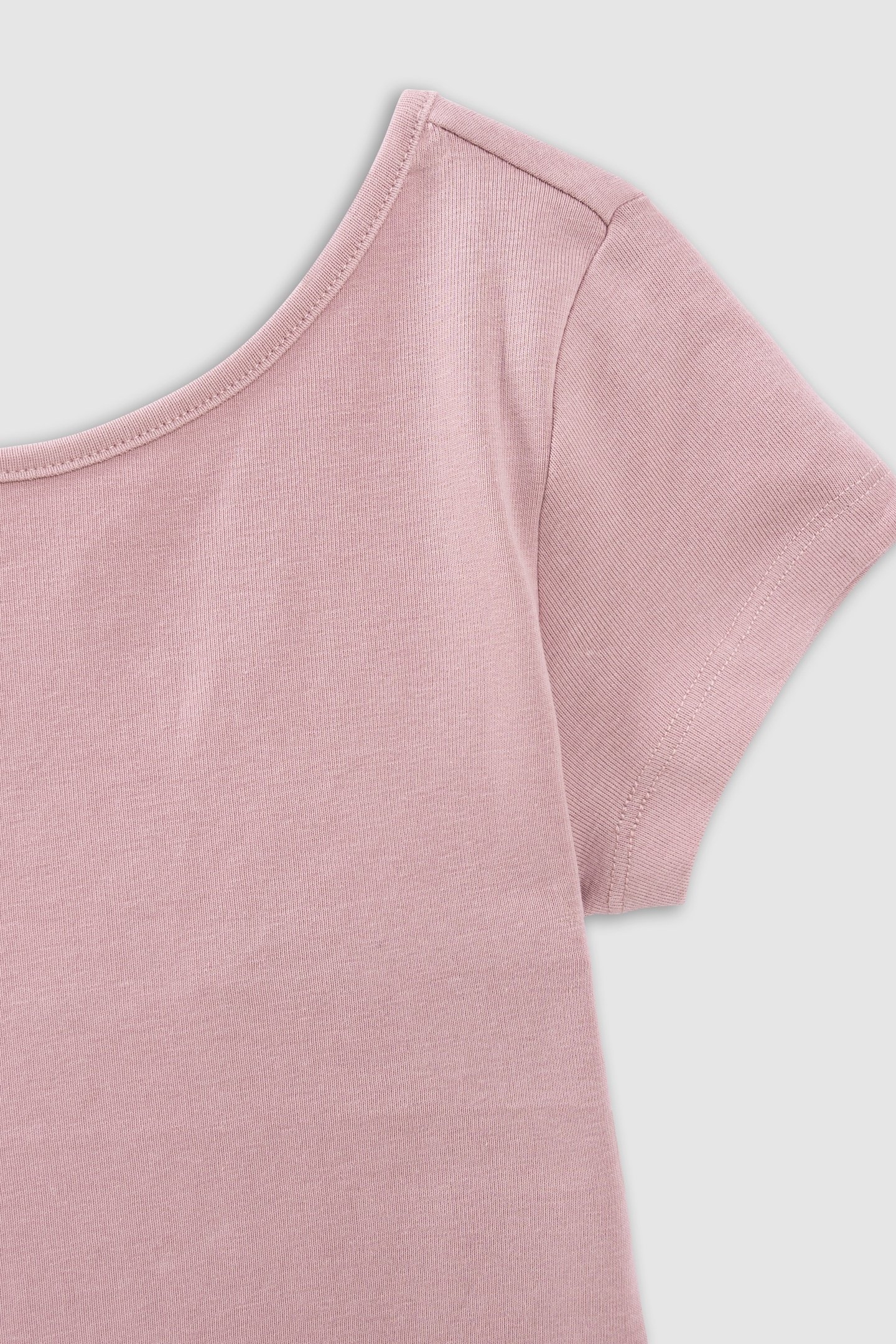 PINK LOW-CUT BACK T-SHIRT 3