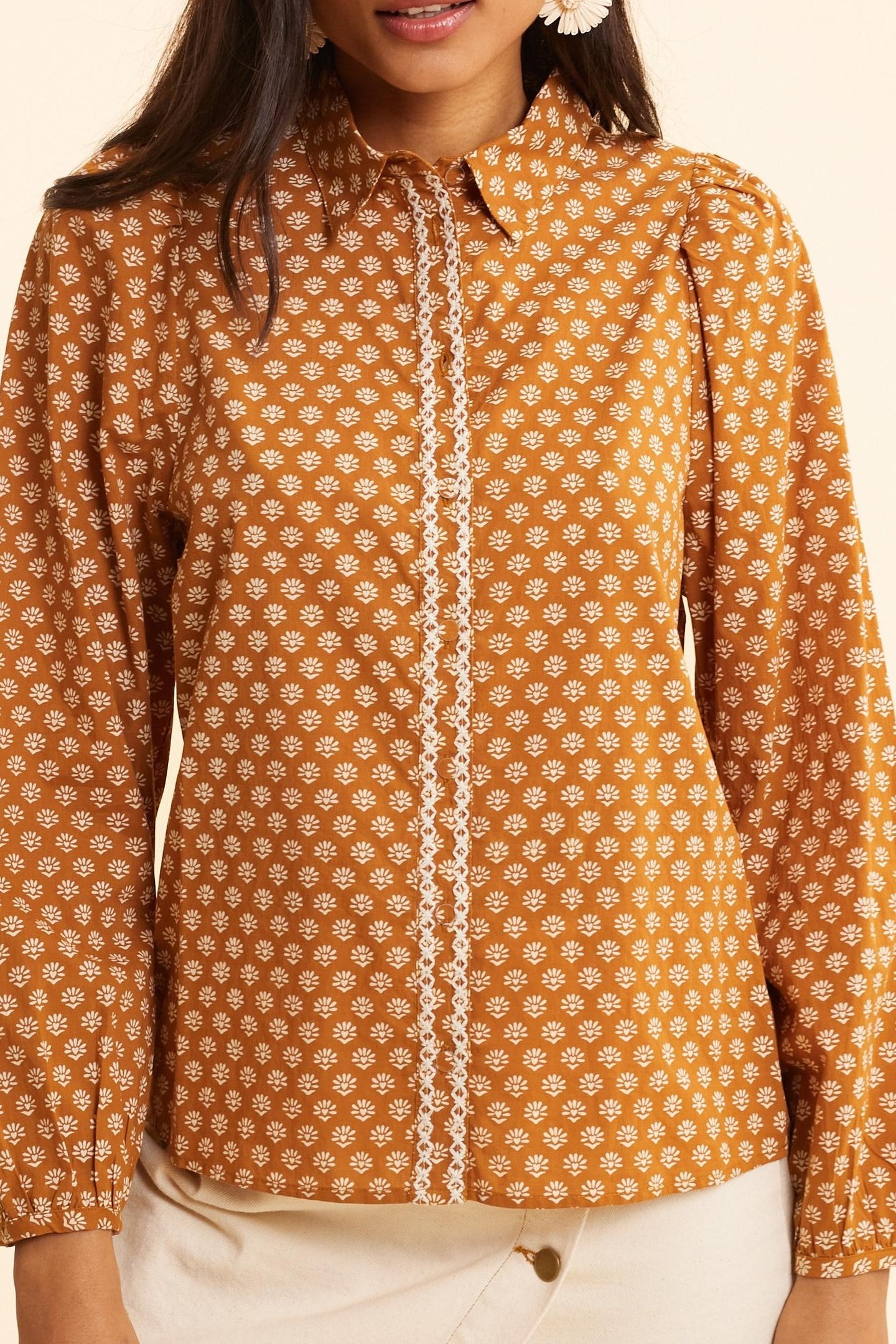 CAMEL FLORAL HEART SHIRT OCHRE 2