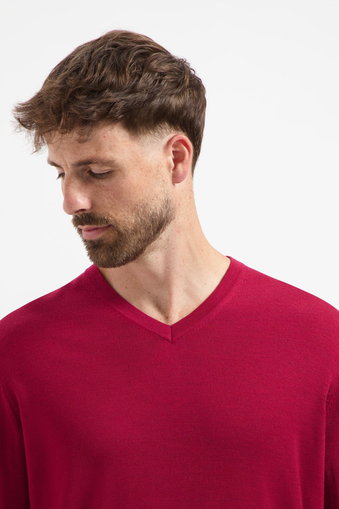 V NECK100% MERINO EMBER RED 6