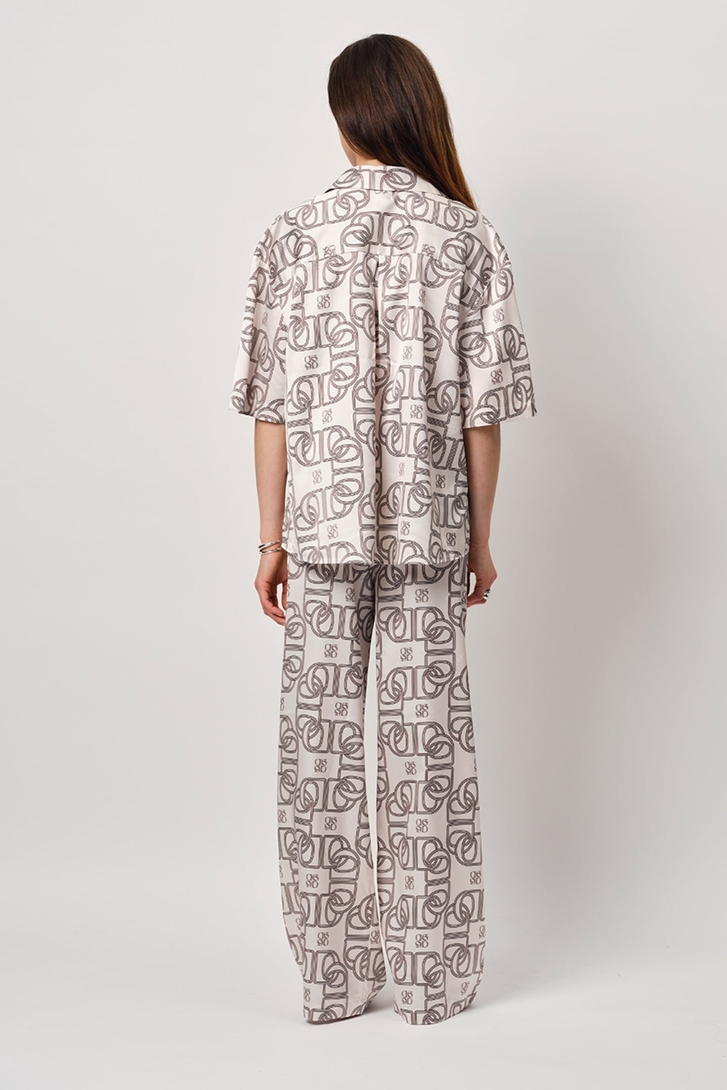 PEJU LOGO PRINTED LONG BLOUSE BUTTER CREAM 4