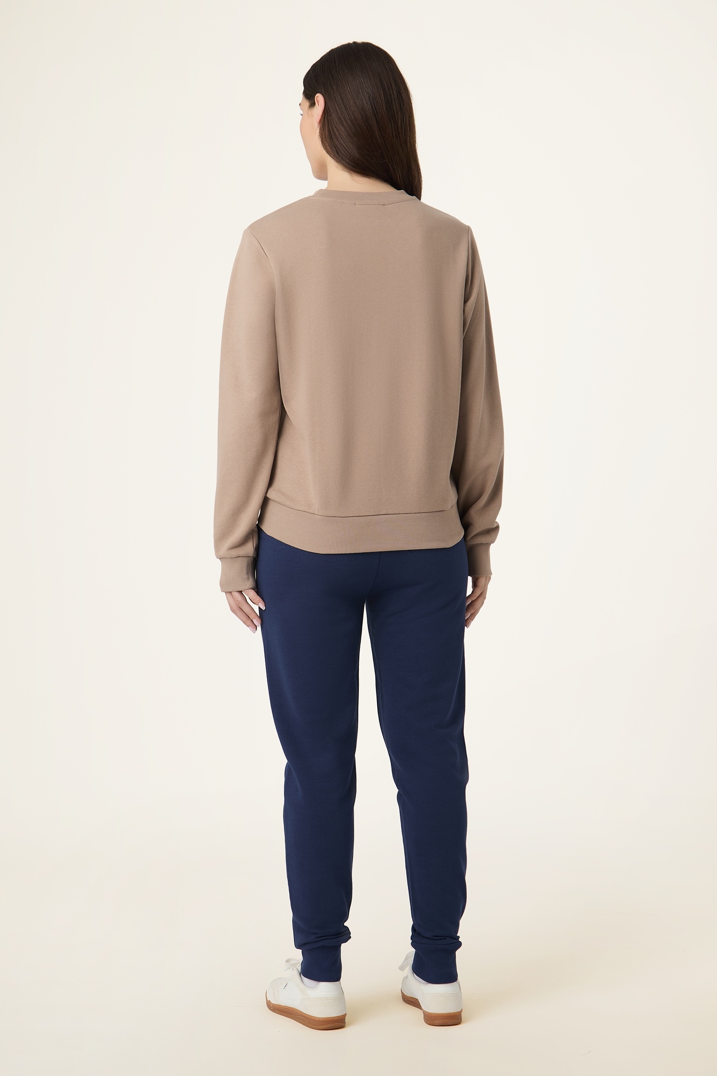 LUCERA SWEAT PANTS BLACK IRIS 3