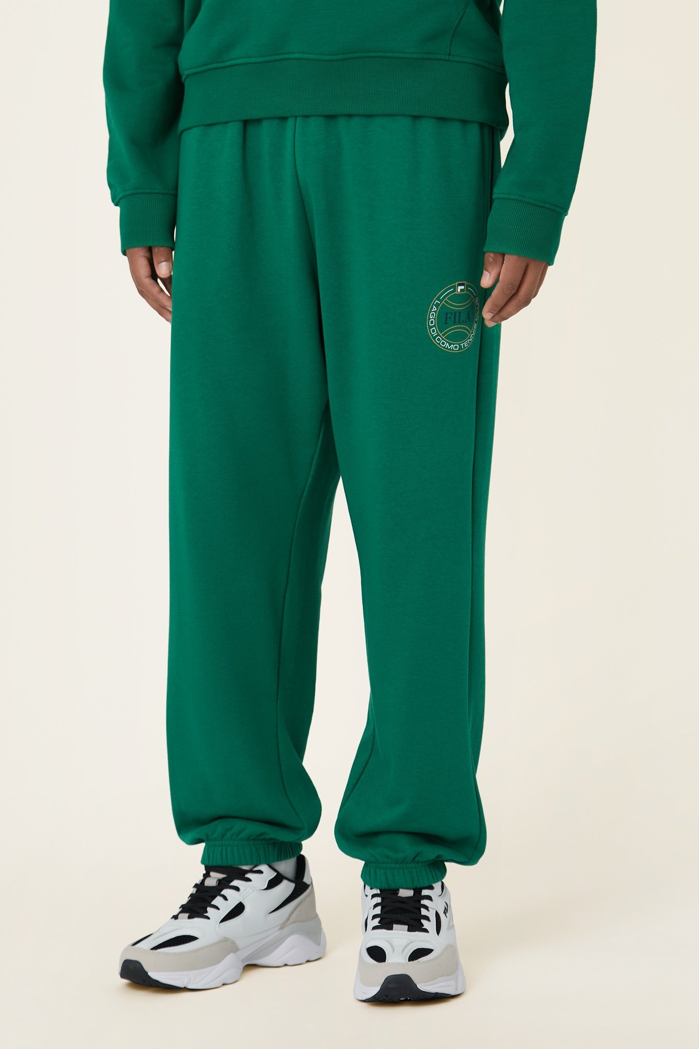 PARELLA RELAXED GRAPHIC SWEATPANTS GREEN JACKET 1
