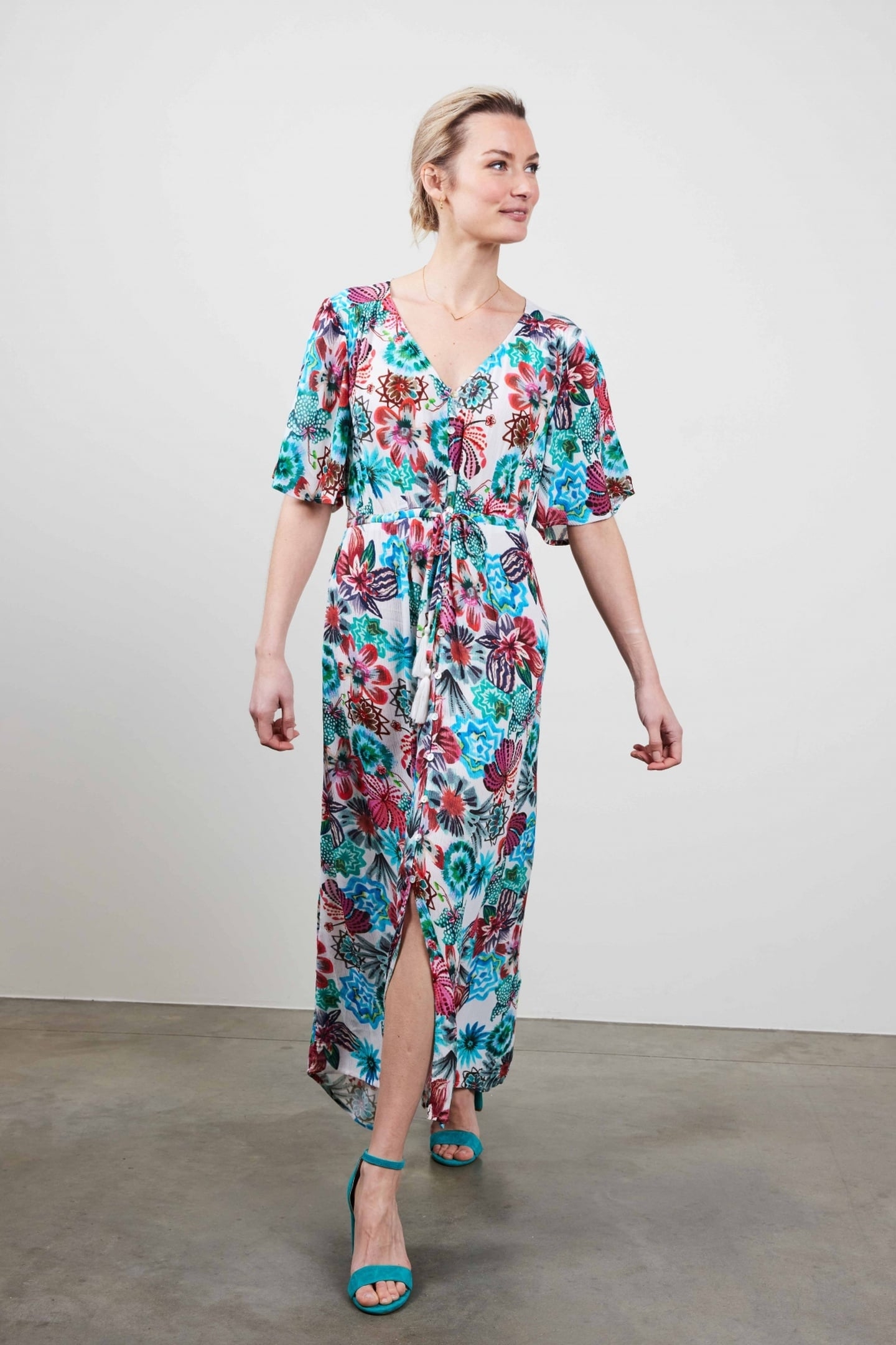 DRESS JAZZY IN OFFWHITE WITH FLORAL MEDLEY 1