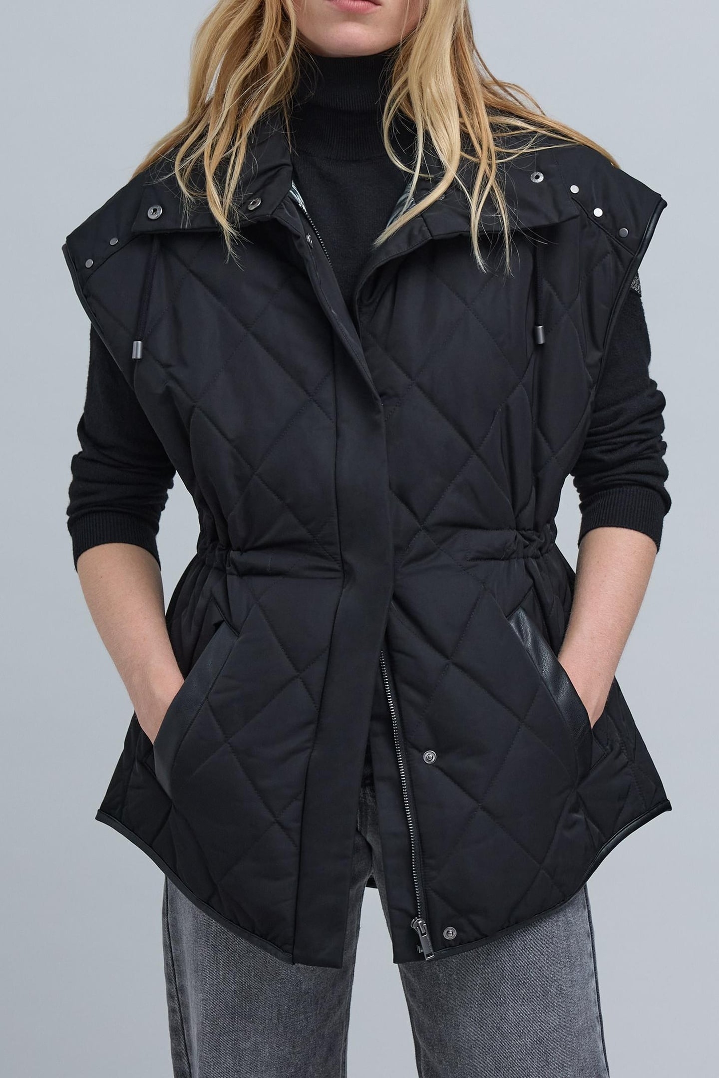 OVERSIZED BLACK SLEEVELESS DOWN-JACKET 3