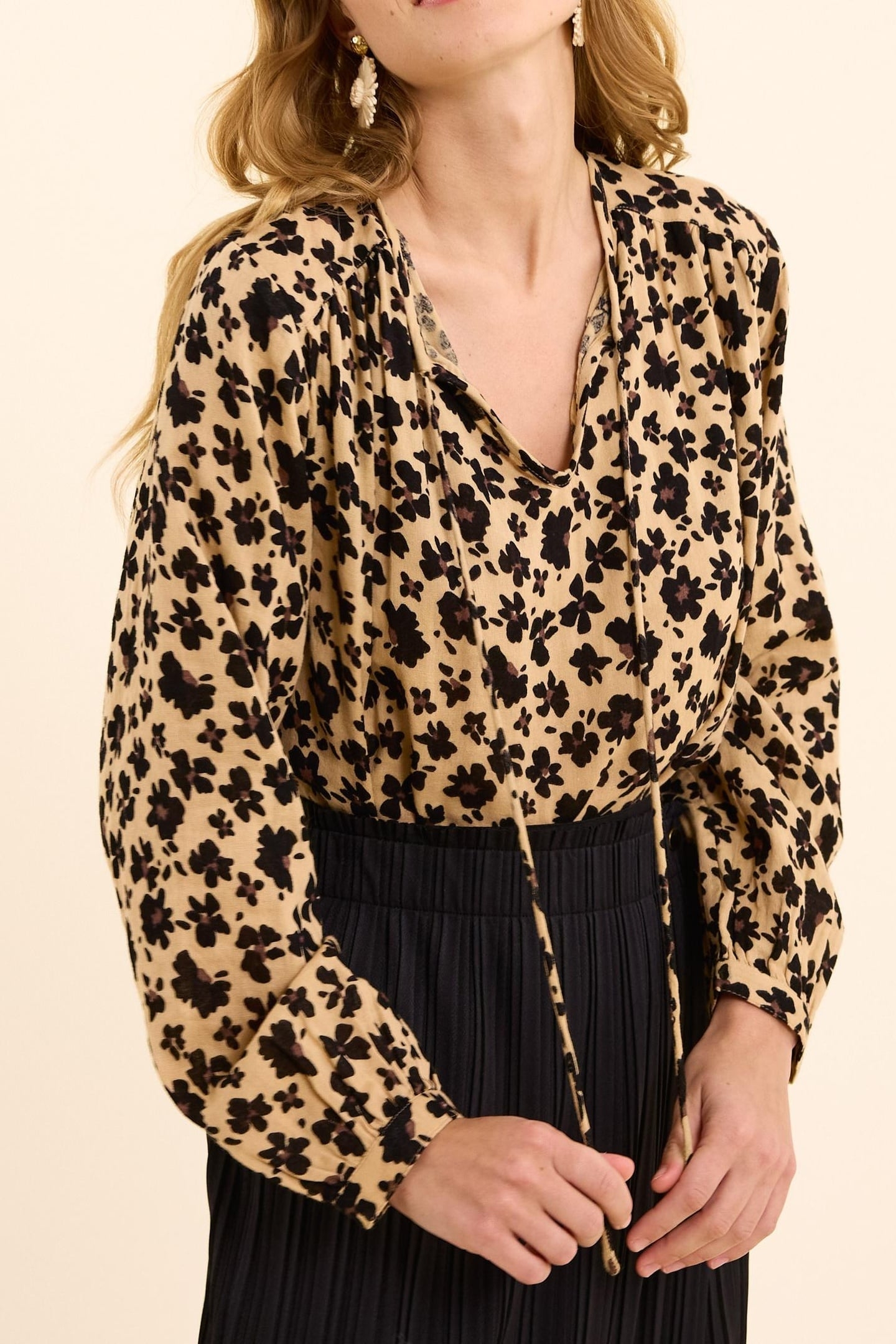 FLORAL LEO PRINT BEIGE BLOUSE ECRU 2