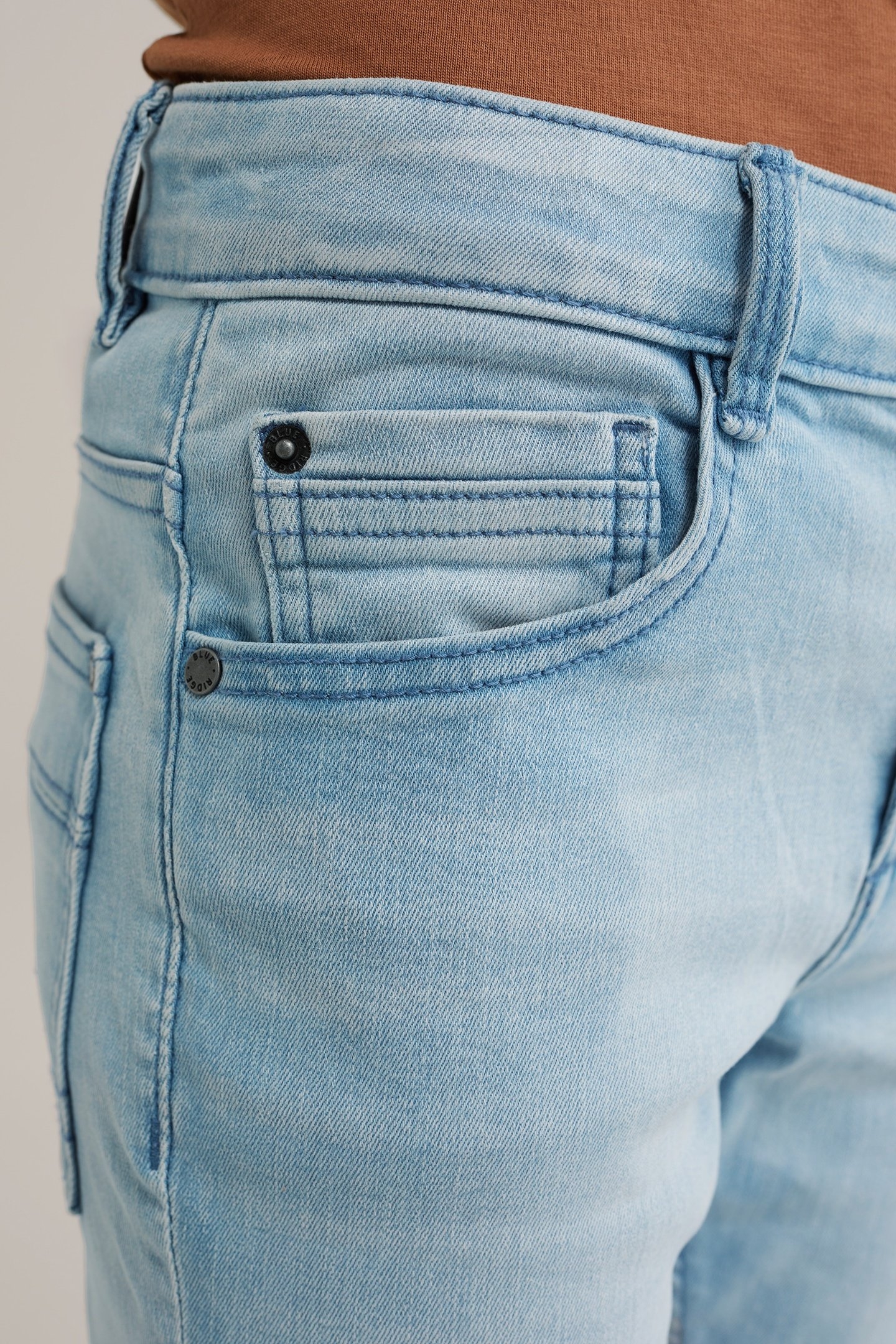 5-POCKET MID WAIST LIGHT BLUE 5