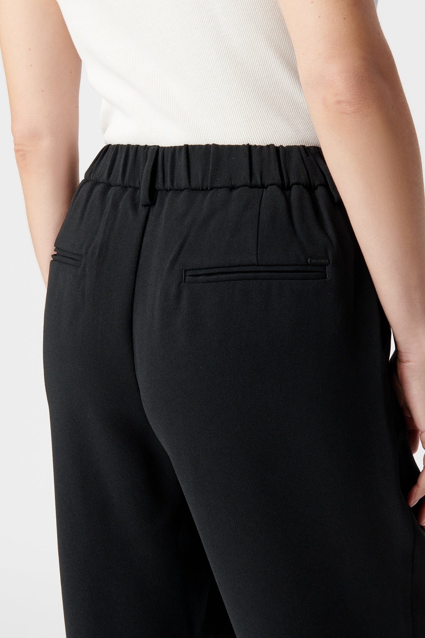 BLACK STRAIGHT-LEG PANTS 6