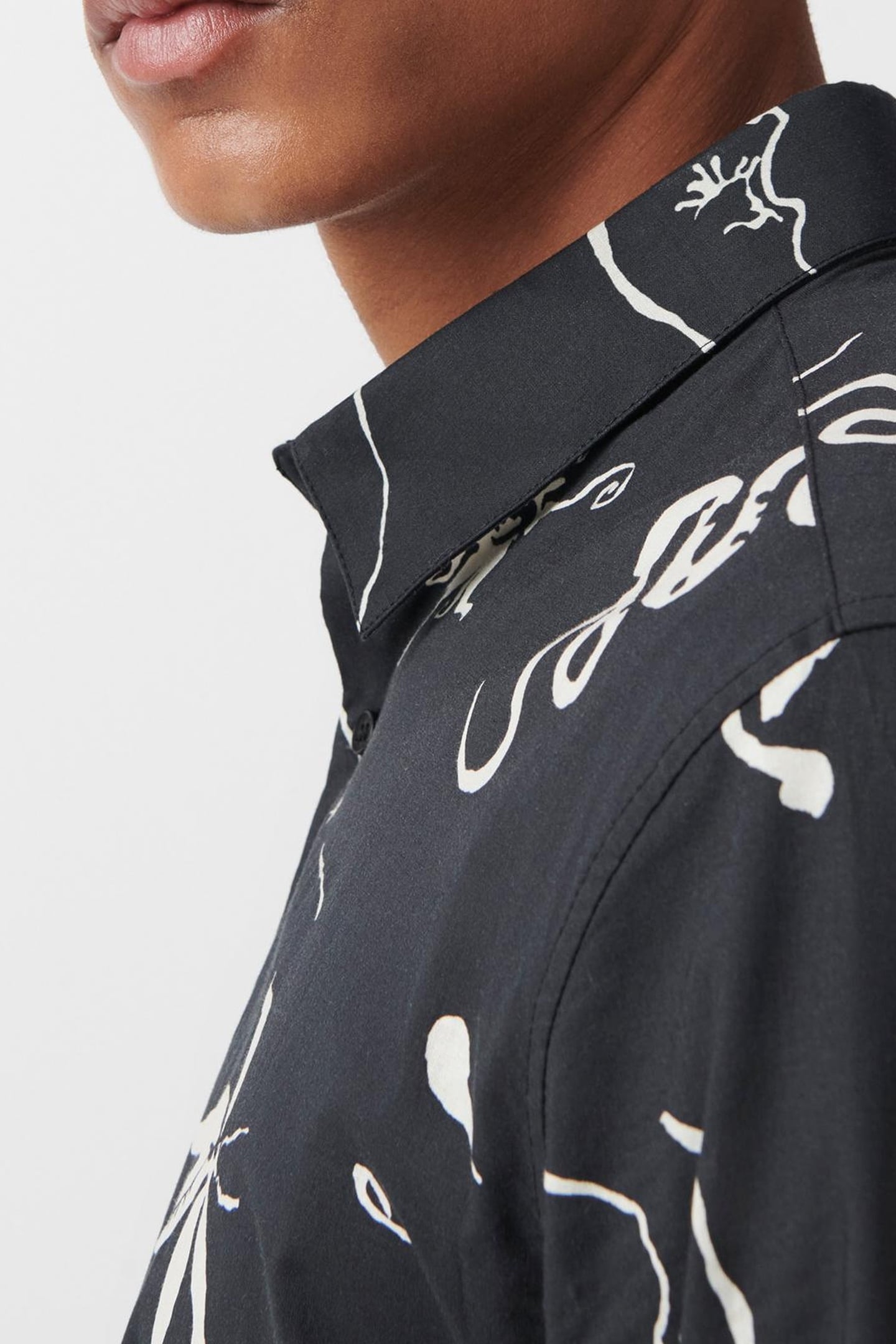 BLACK REGULAR SHIRT WITH STAR PRINT 5