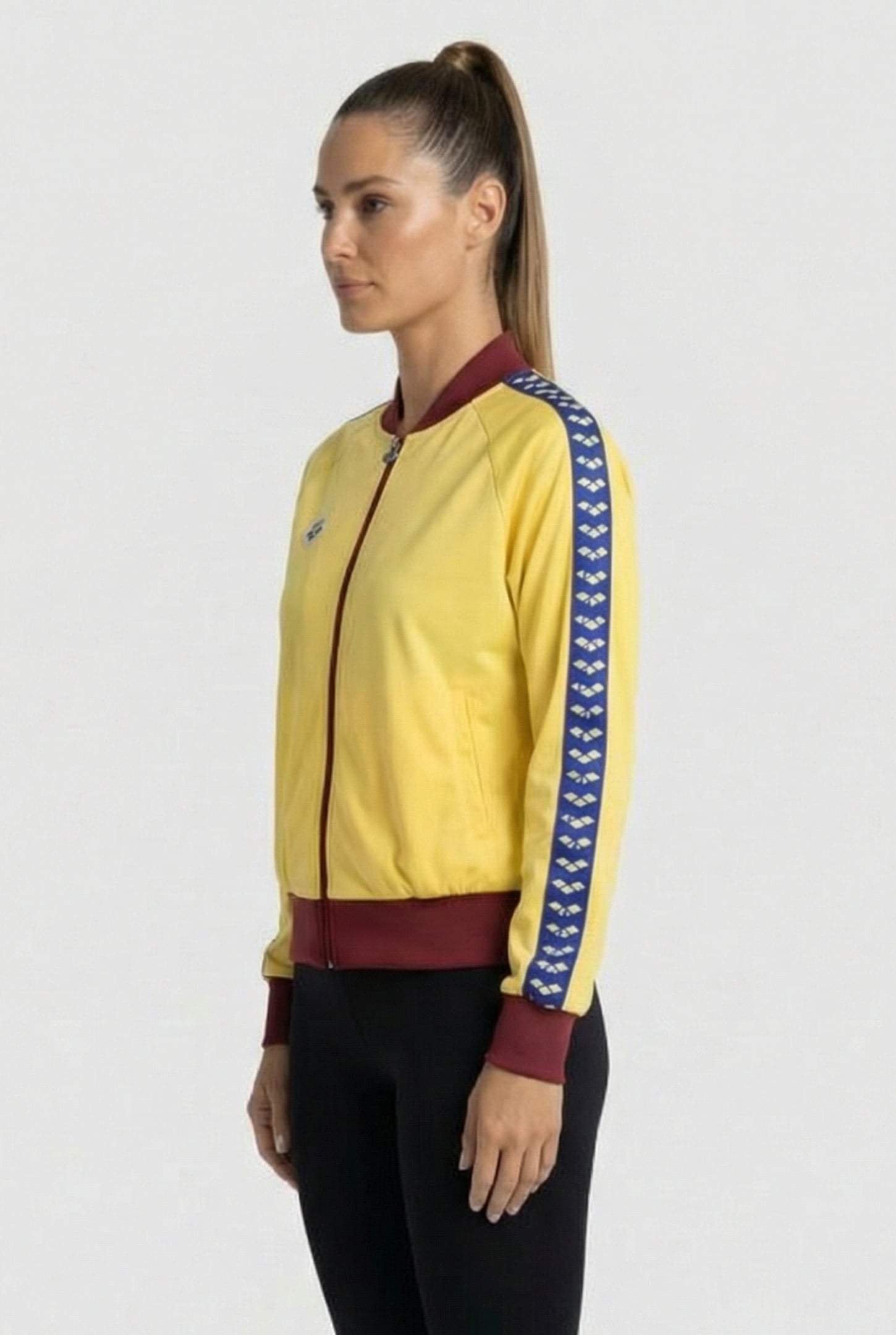 W RELAX IV TEAM JACKET BUTTER BURGUNDY 3